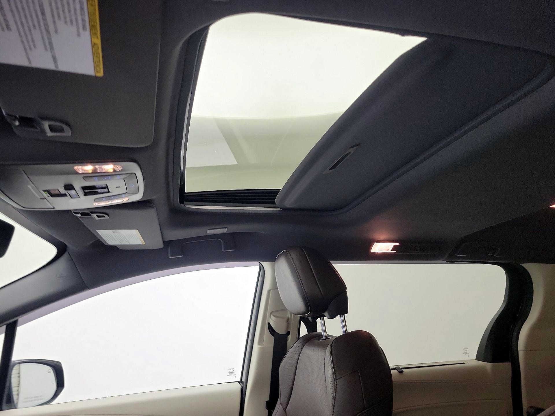 Thumbnail: 2024 Toyota Sienna - 20