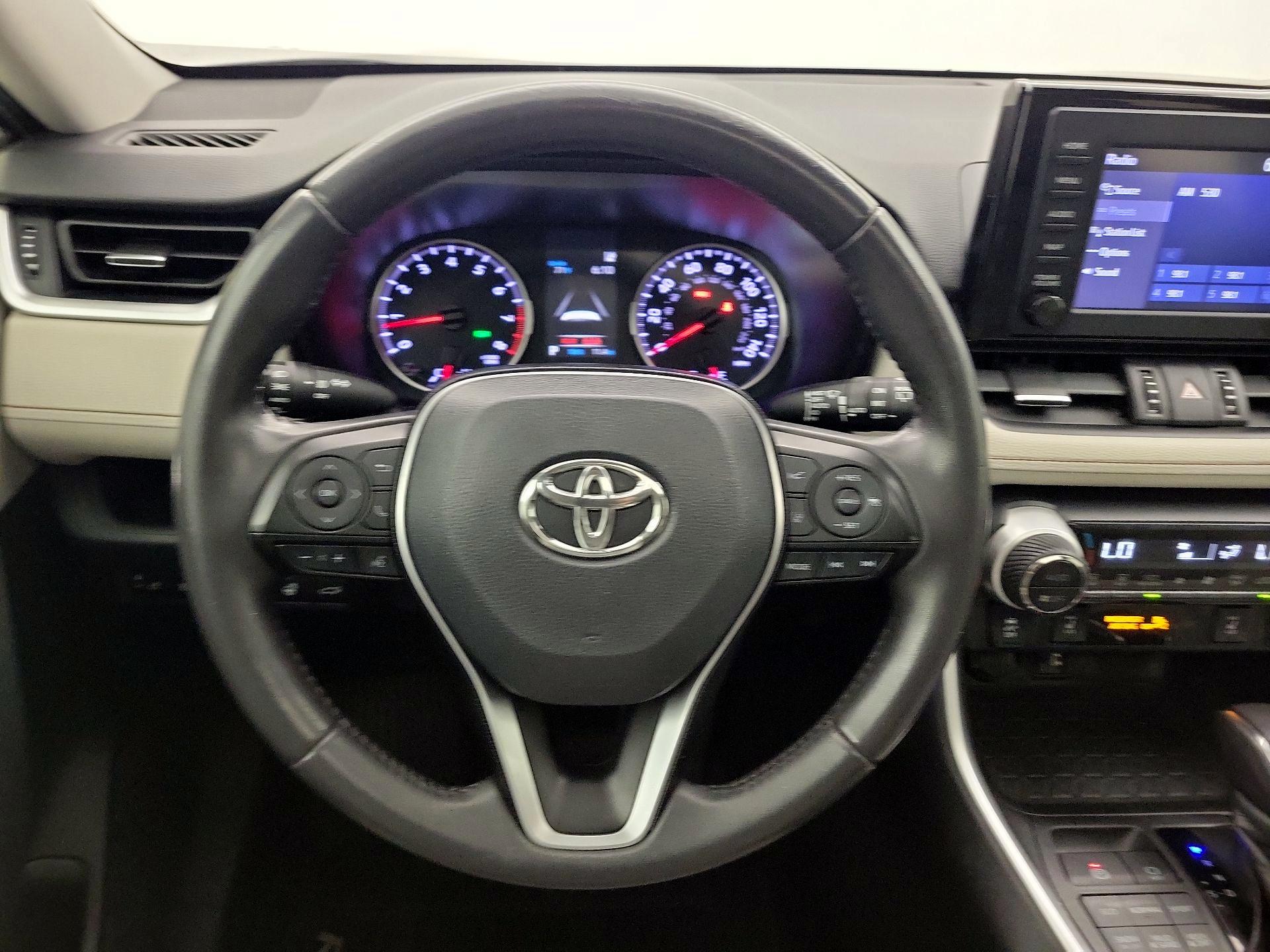 Thumbnail: 2019 Toyota RAV4 - 10
