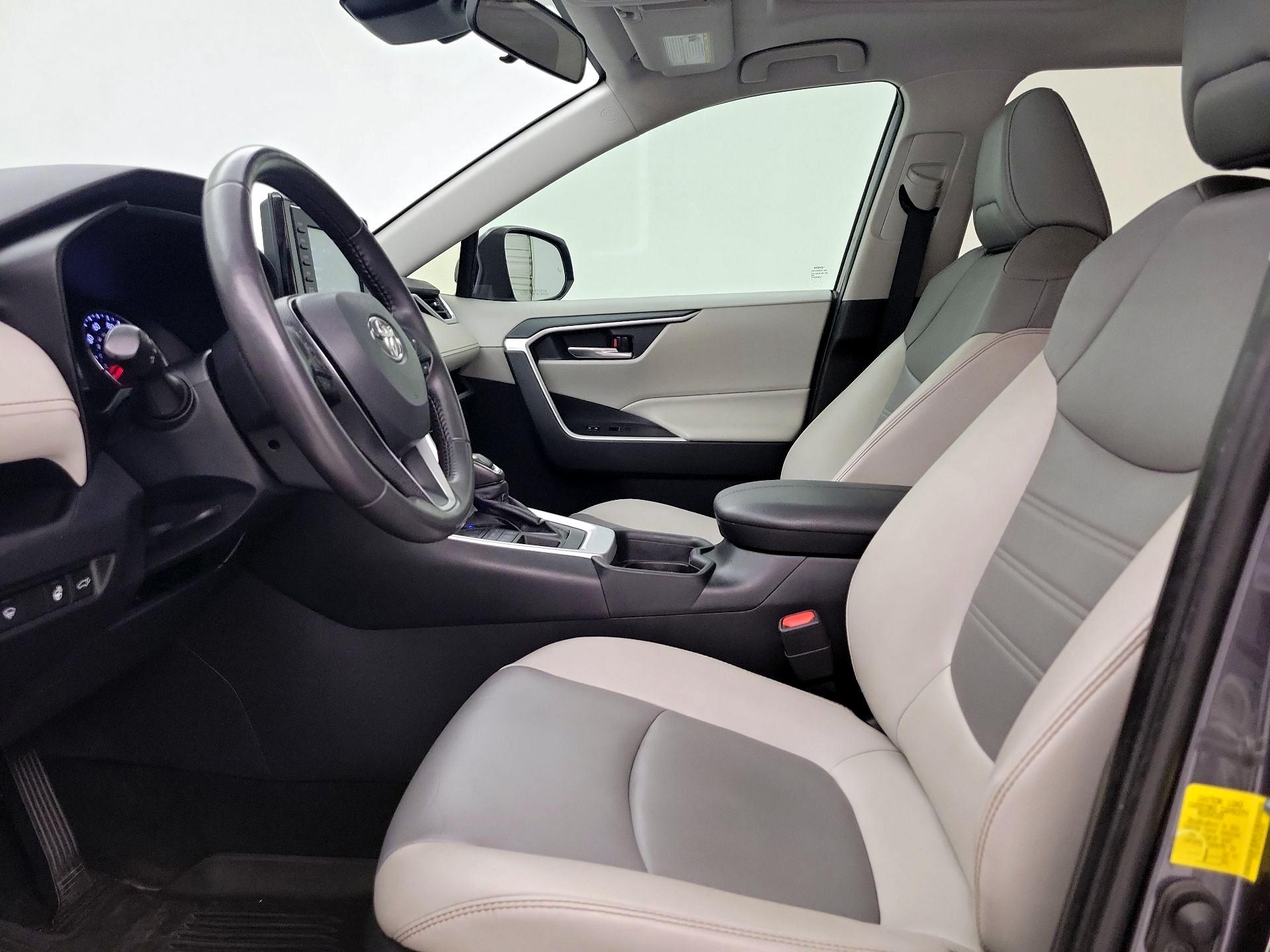 Thumbnail: 2019 Toyota RAV4 - 11