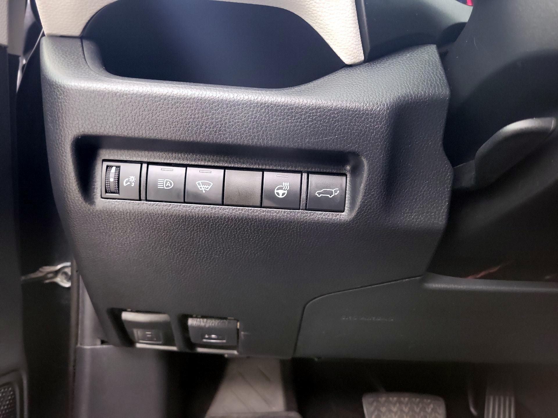 Thumbnail: 2019 Toyota RAV4 - 13