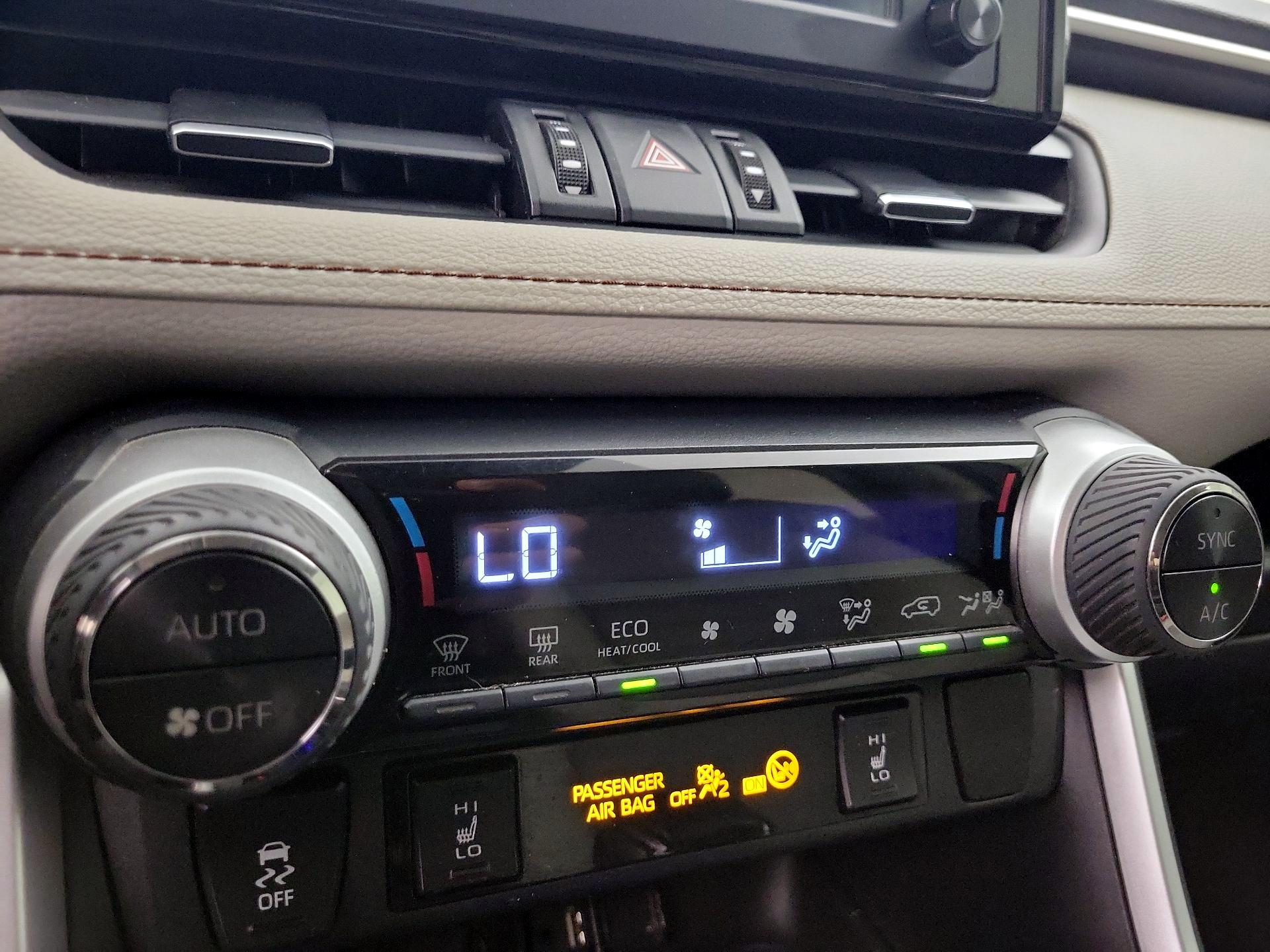 Thumbnail: 2019 Toyota RAV4 - 16