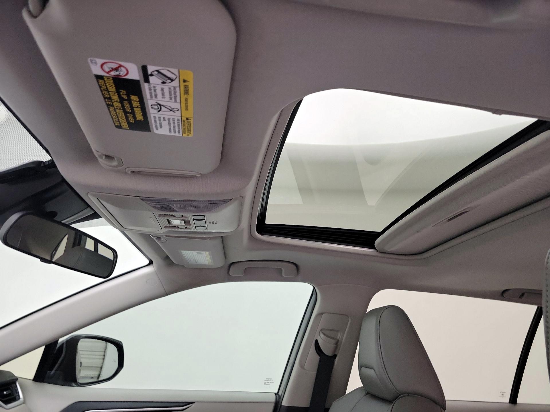 Thumbnail: 2019 Toyota RAV4 - 19