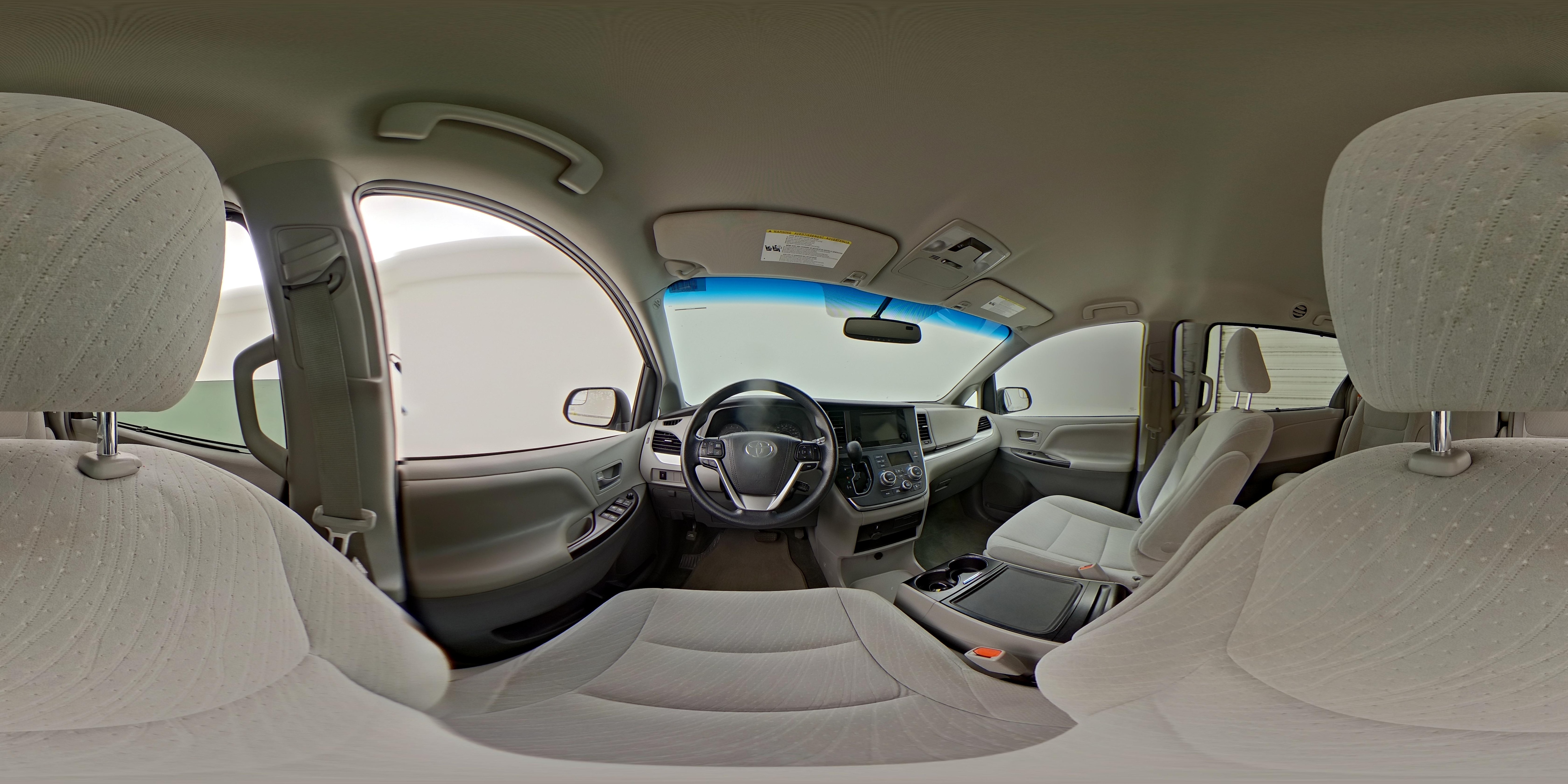 2017 Toyota Sienna LE - Photo 27