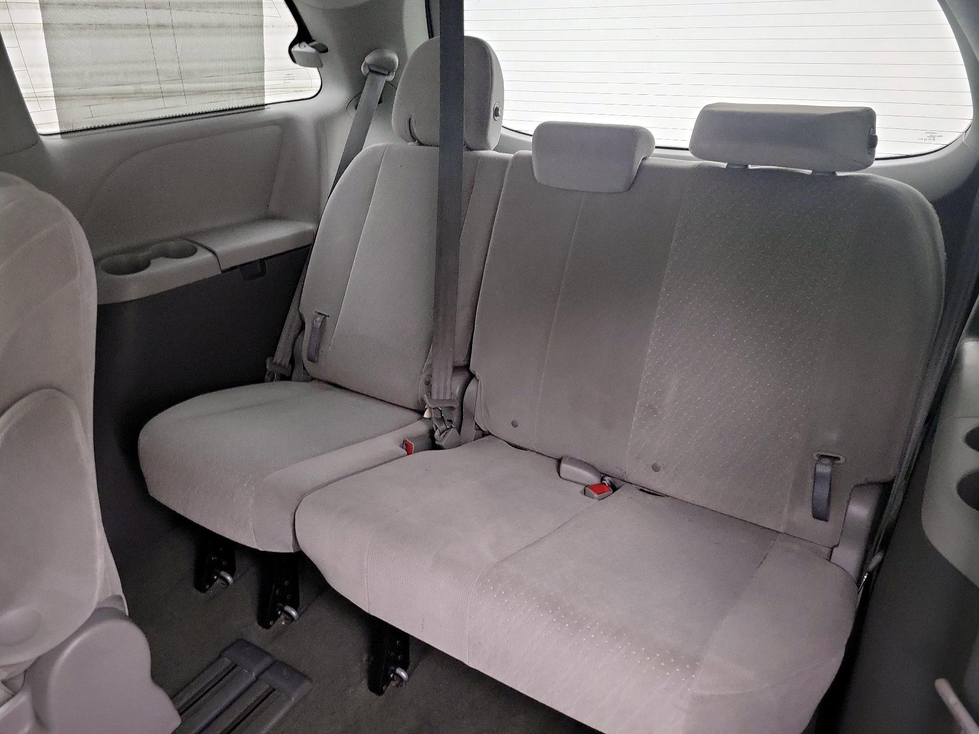 Thumbnail: 2017 Toyota Sienna - 20