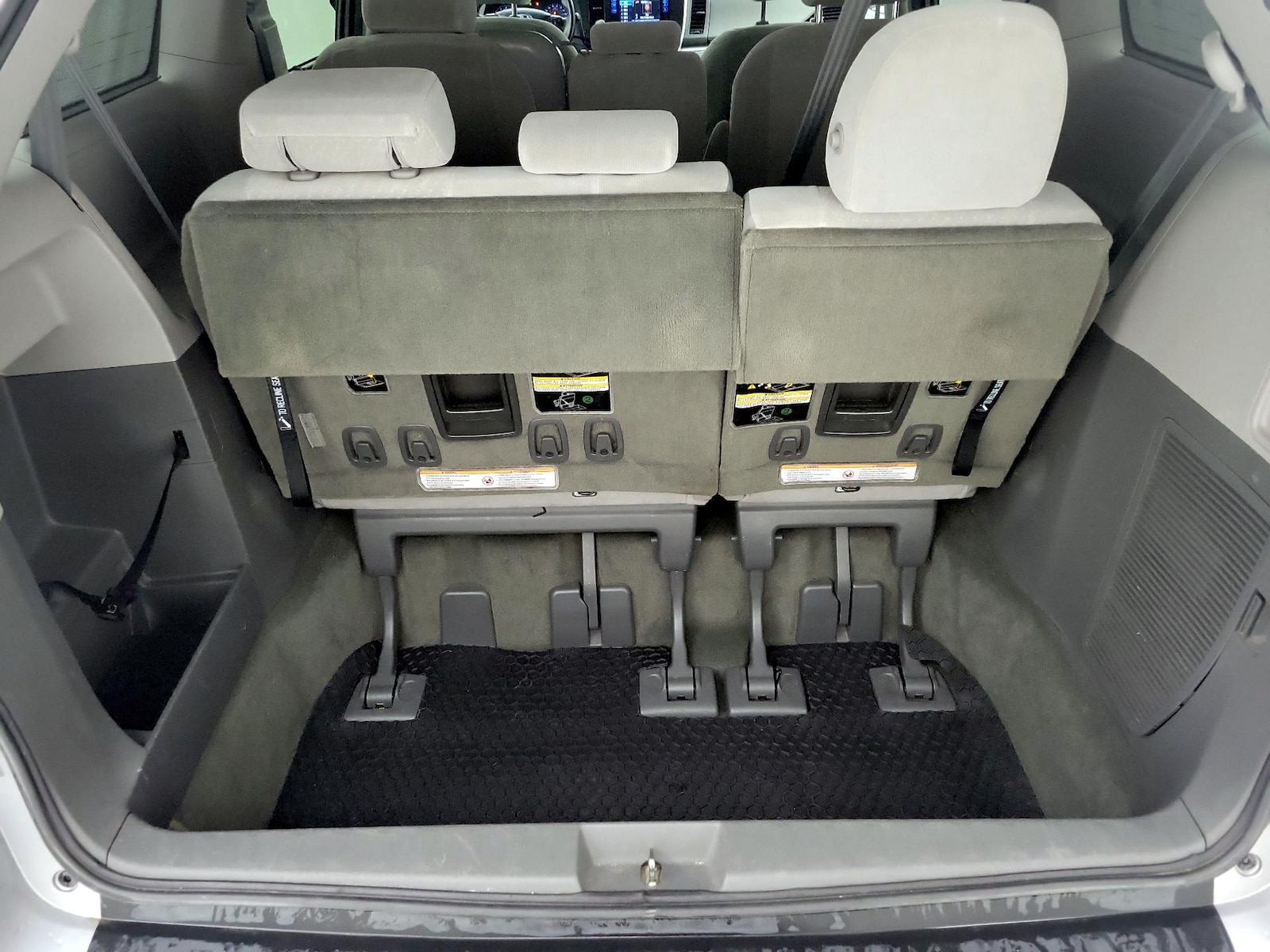 2017 Toyota Sienna LE - Photo 22