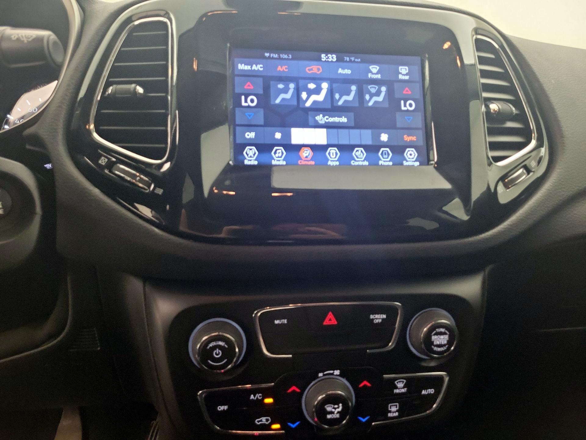 Thumbnail: 2021 Jeep Compass - 16
