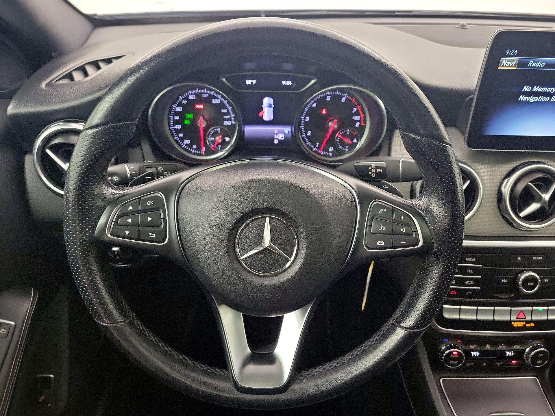 Thumbnail: 2020 Mercedes-Benz GLA - 10