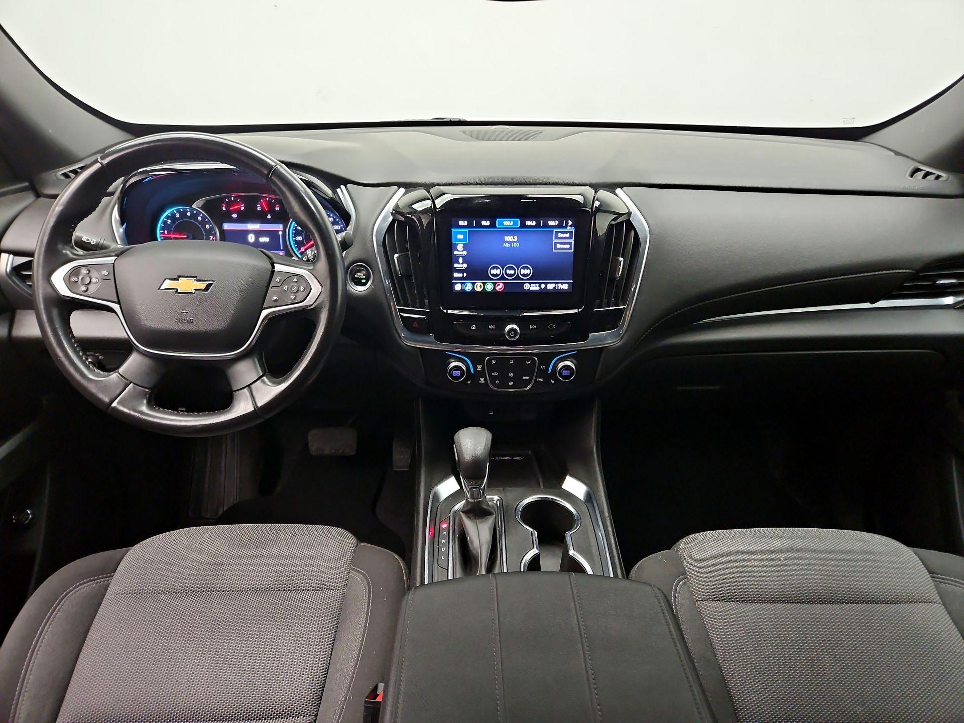 Thumbnail: 2022 Chevrolet Traverse - 9