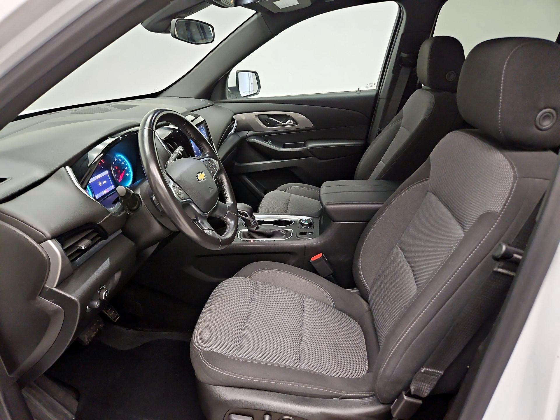 Thumbnail: 2022 Chevrolet Traverse - 11