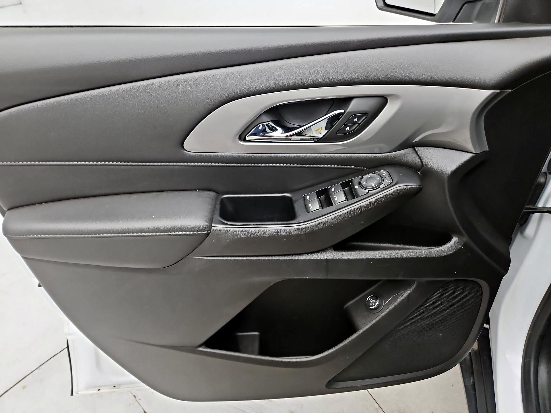 Thumbnail: 2022 Chevrolet Traverse - 12