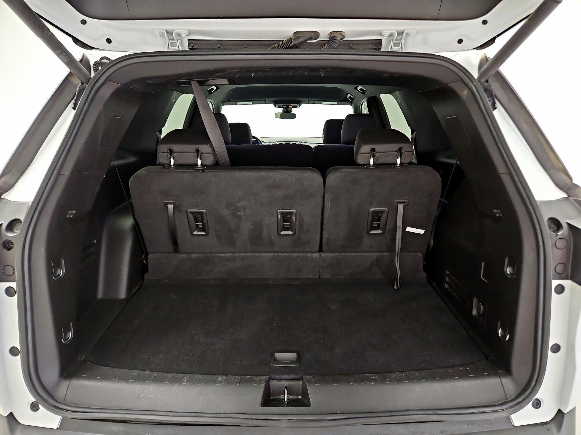 Thumbnail: 2022 Chevrolet Traverse - 19