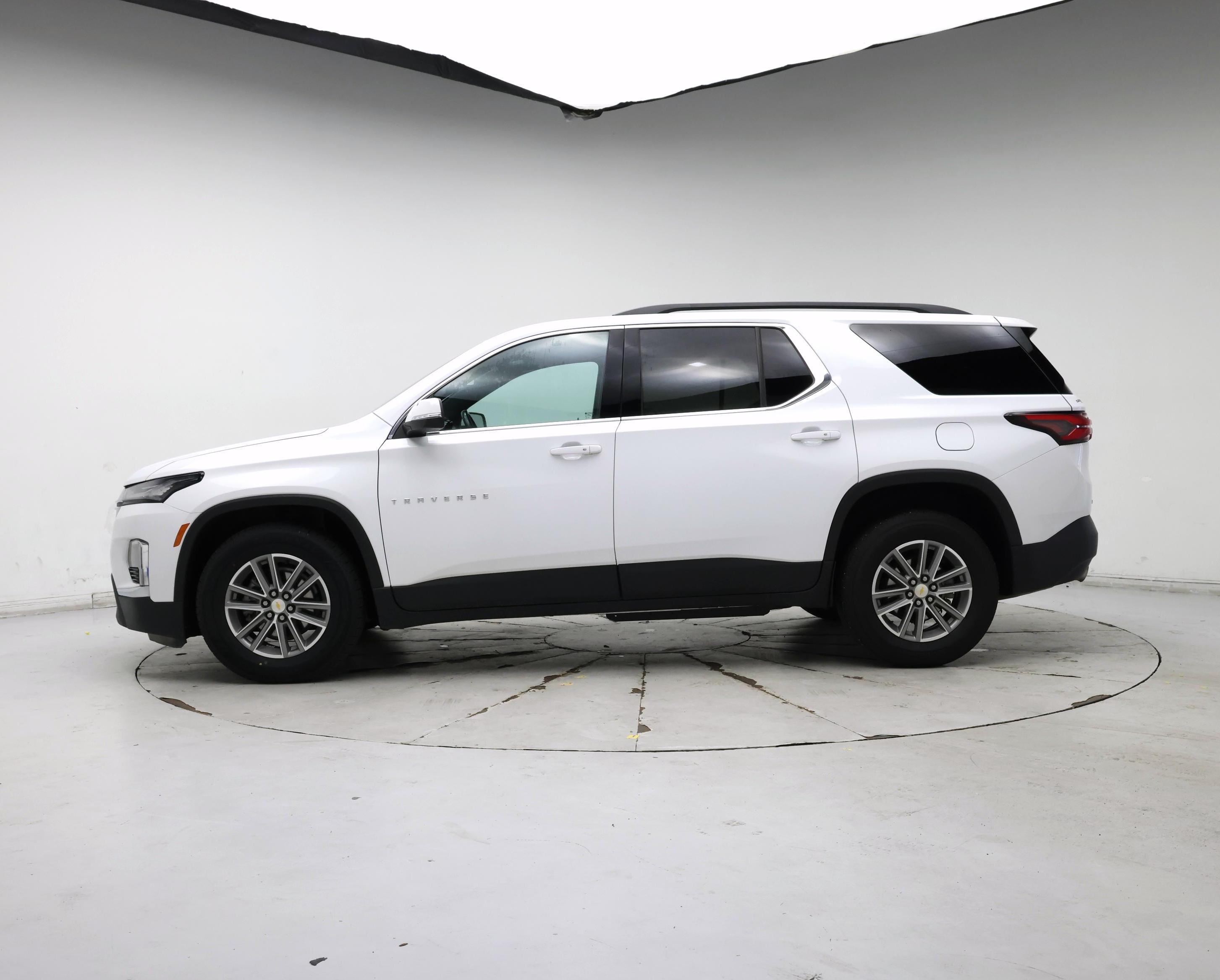 Thumbnail: 2022 Chevrolet Traverse - 3