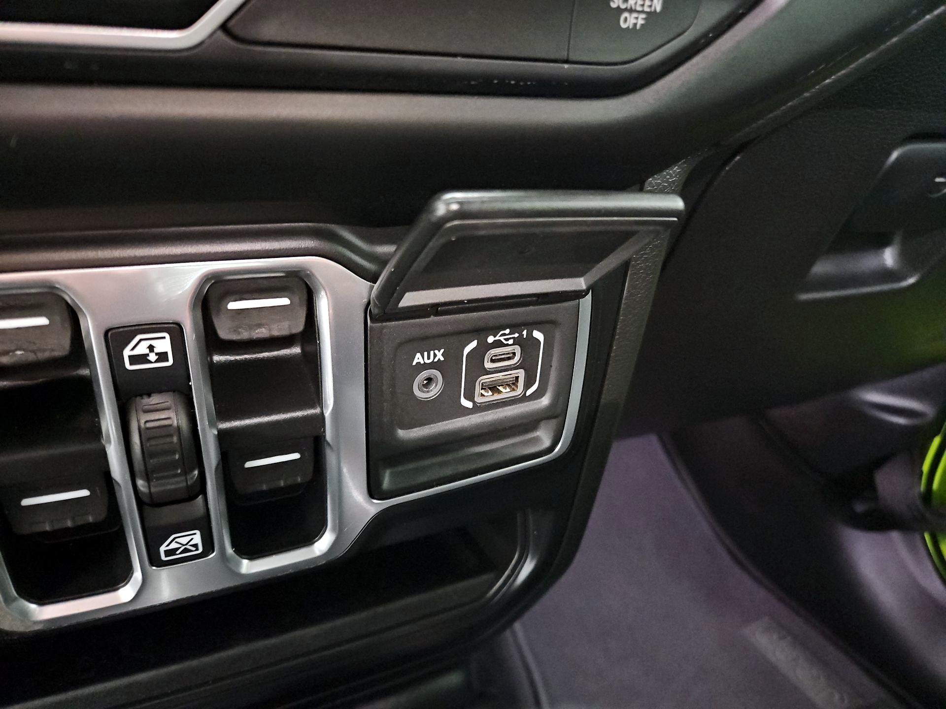 Thumbnail: 2021 Jeep Wrangler - 18