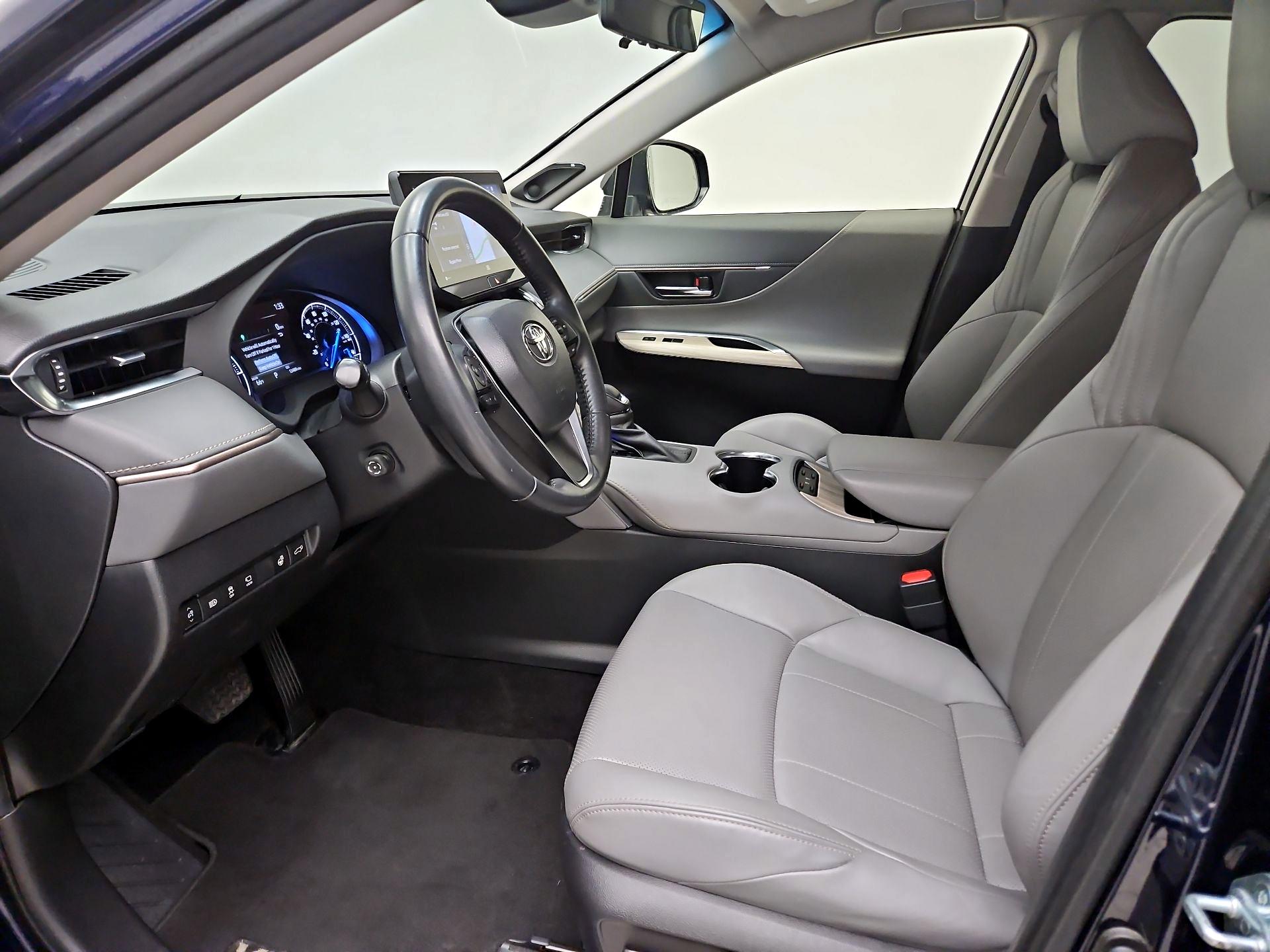 Thumbnail: 2022 Toyota Venza - 11