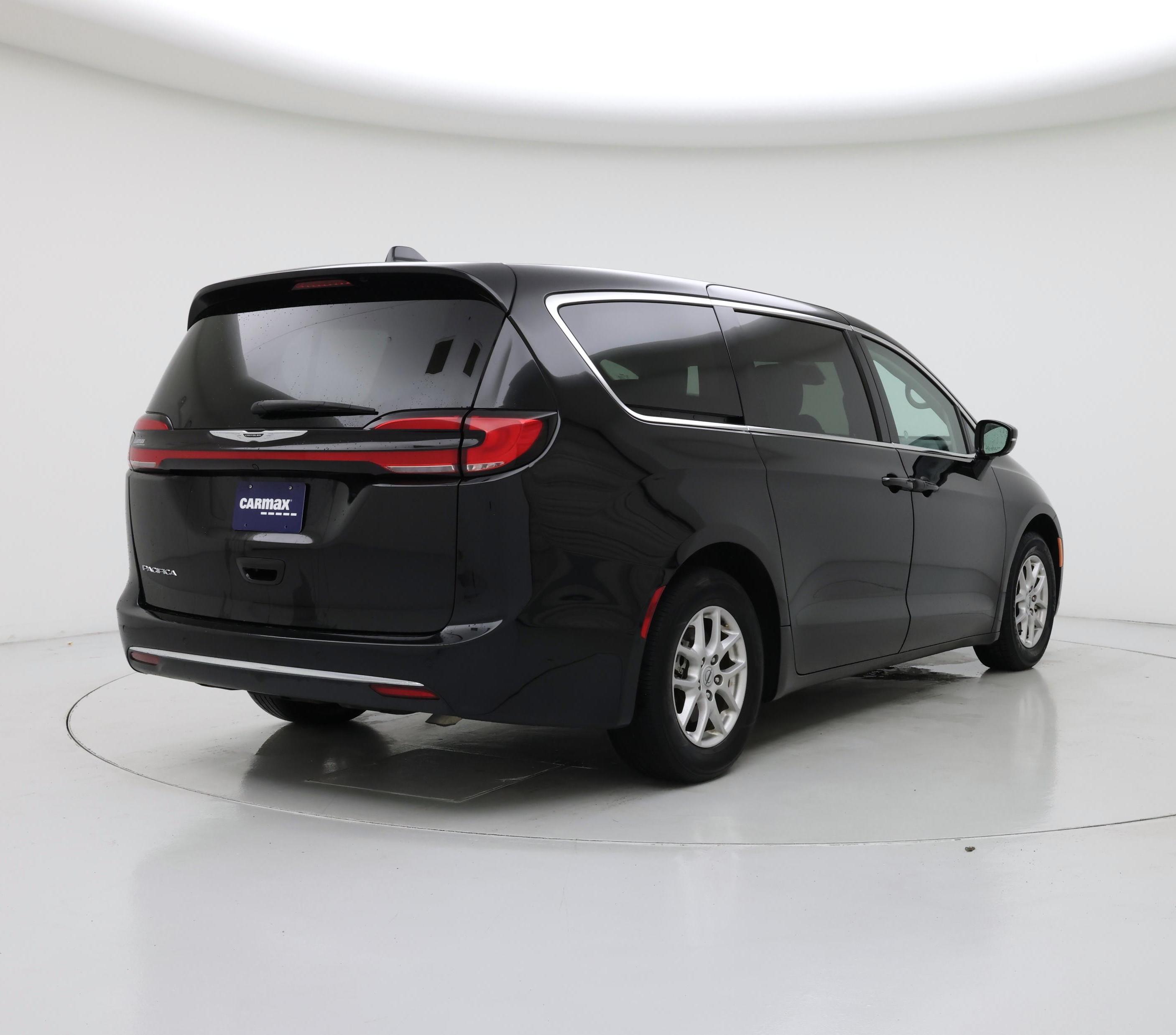 Thumbnail: 2024 Chrysler Pacifica - 8