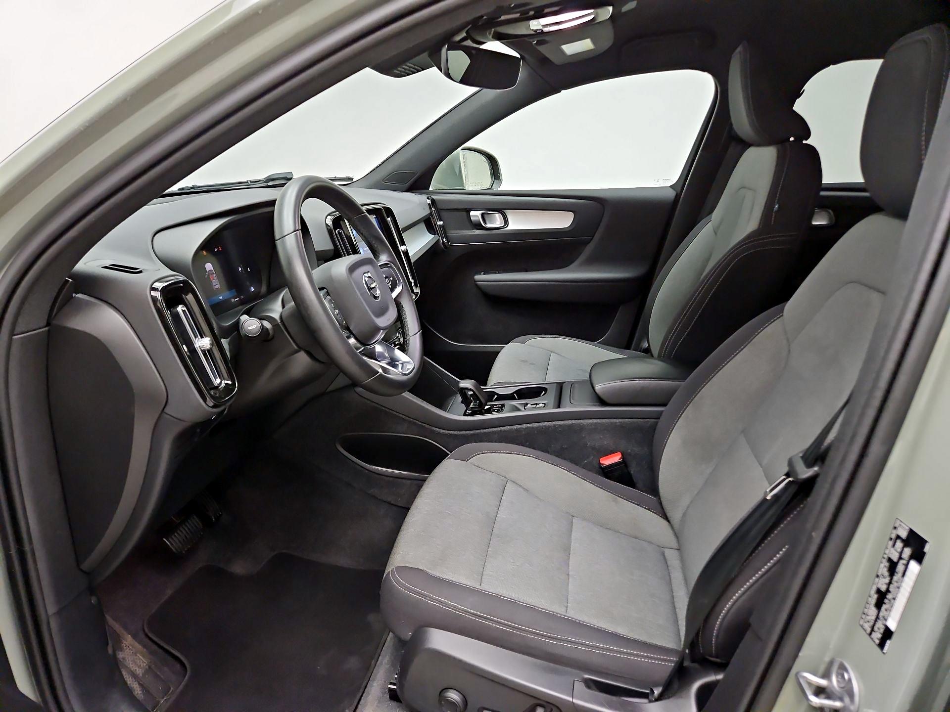 Thumbnail: 2024 Volvo XC40 - 11