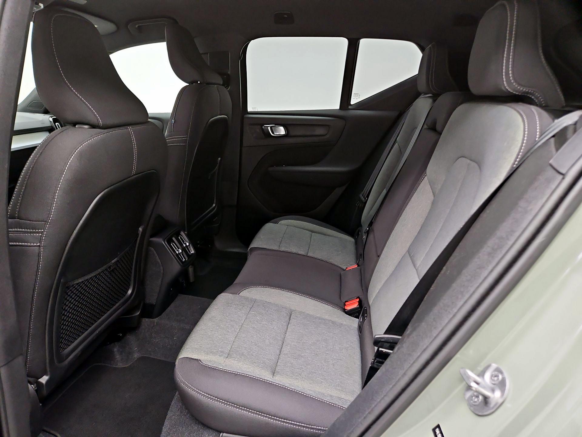 Thumbnail: 2024 Volvo XC40 - 19