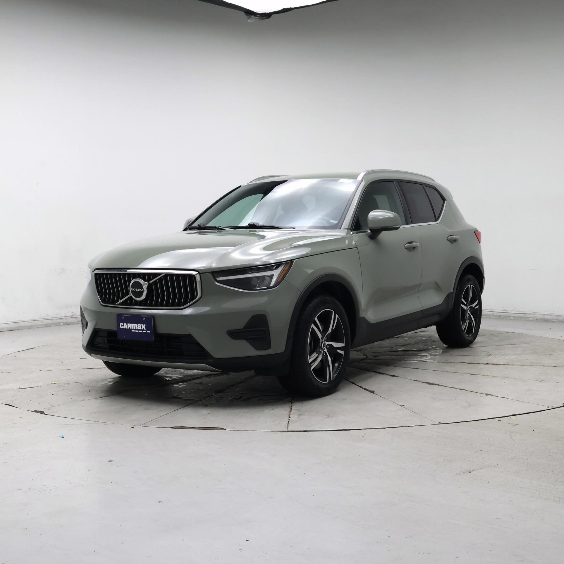 Thumbnail: 2024 Volvo XC40 - 4