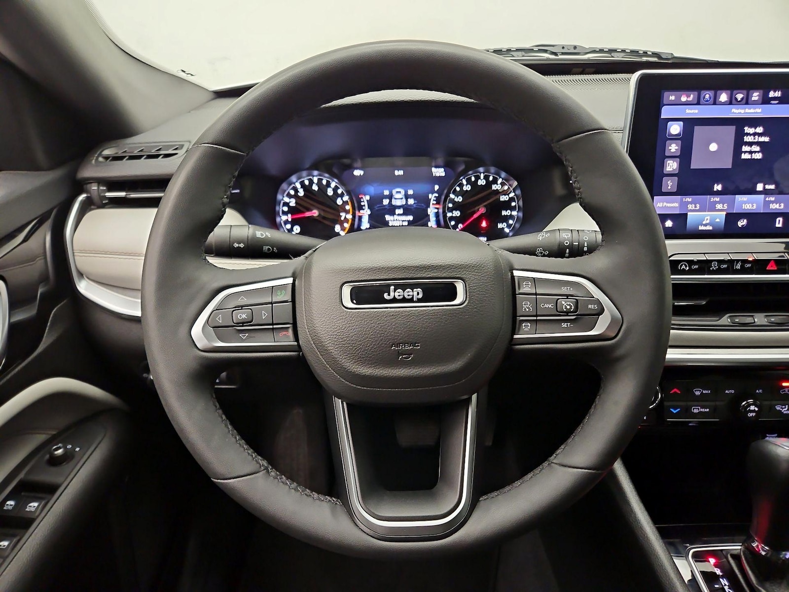 2025 Jeep Compass Limited - Photo 11