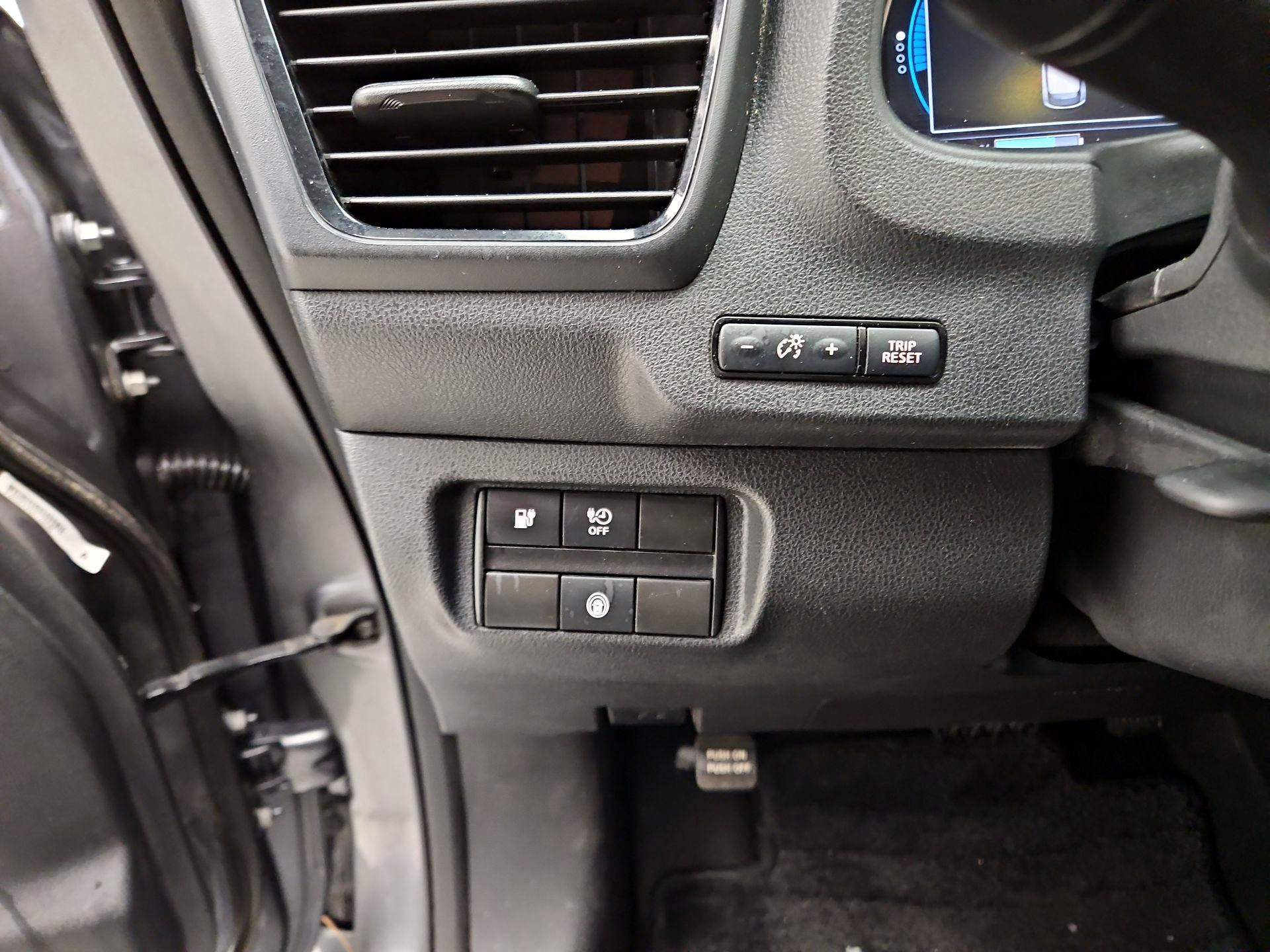 Thumbnail: 2020 Nissan Leaf - 13