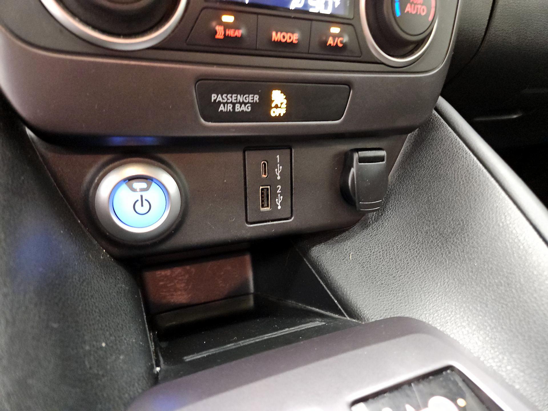 Thumbnail: 2020 Nissan Leaf - 18
