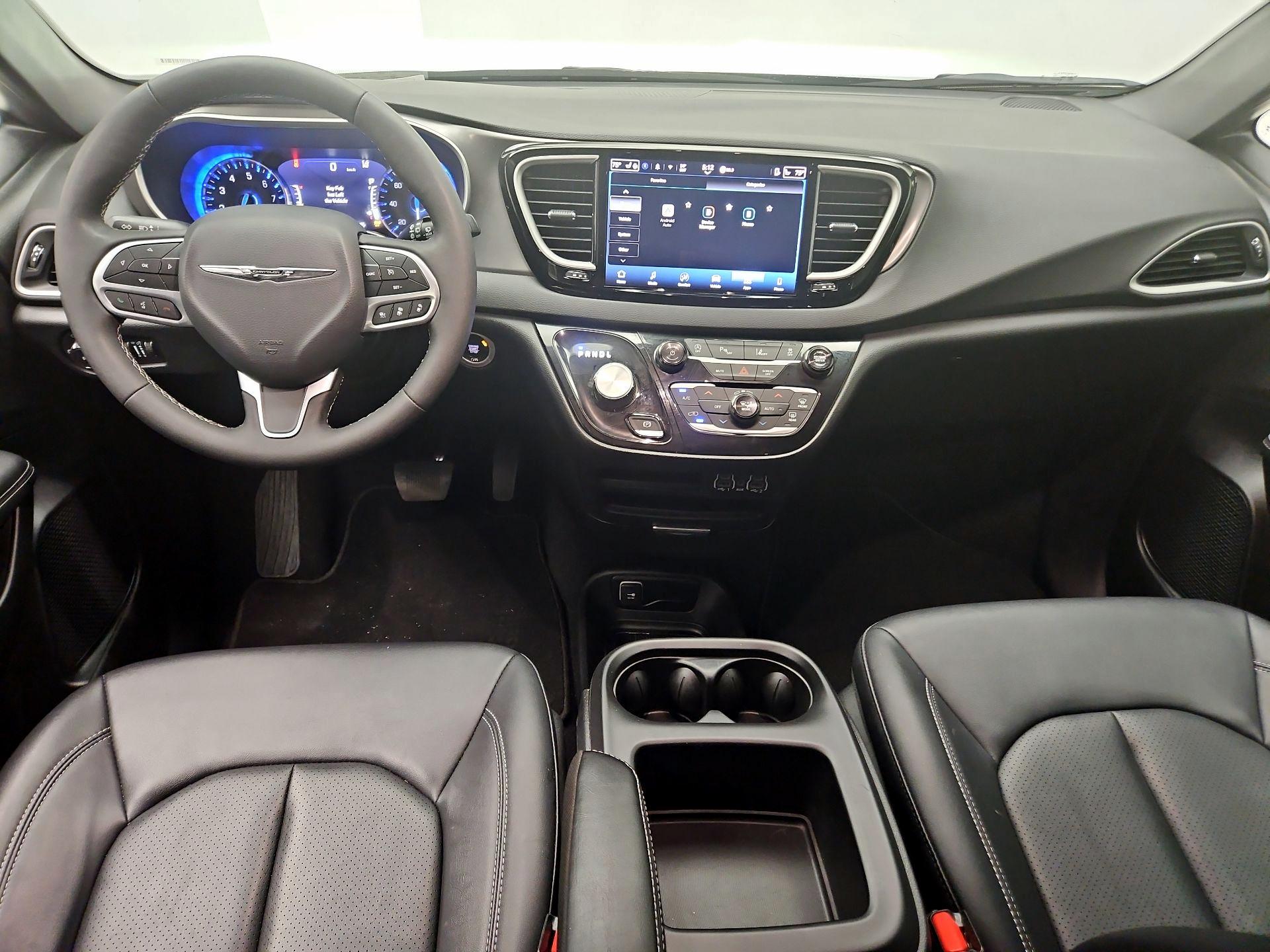 Thumbnail: 2025 Chrysler Pacifica - 9