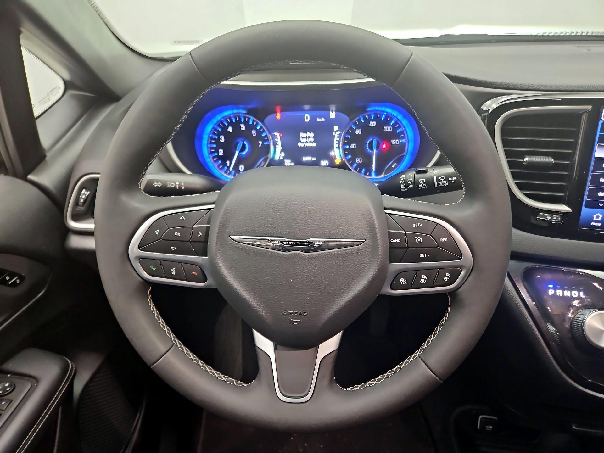 Thumbnail: 2025 Chrysler Pacifica - 10