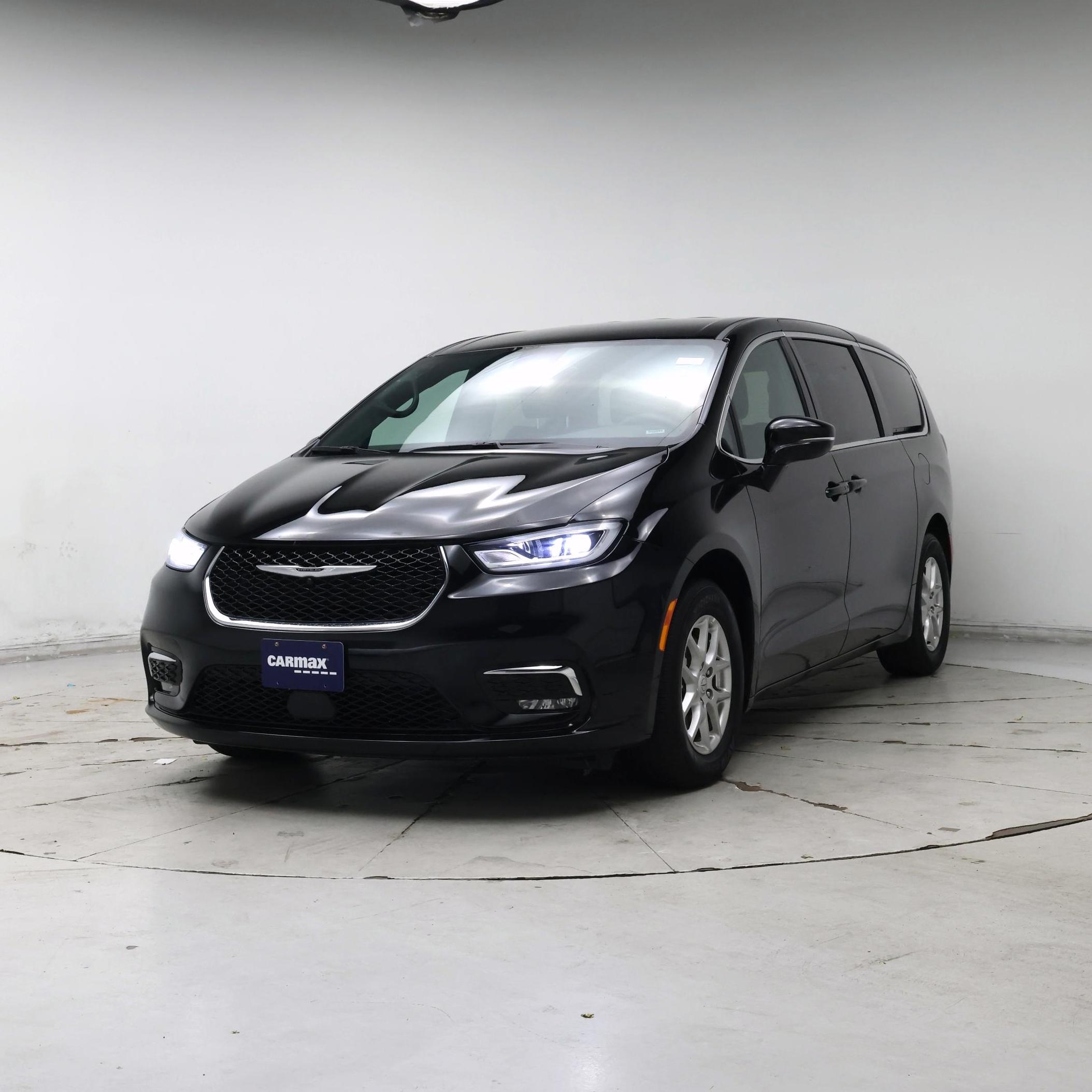 Thumbnail: 2025 Chrysler Pacifica - 4