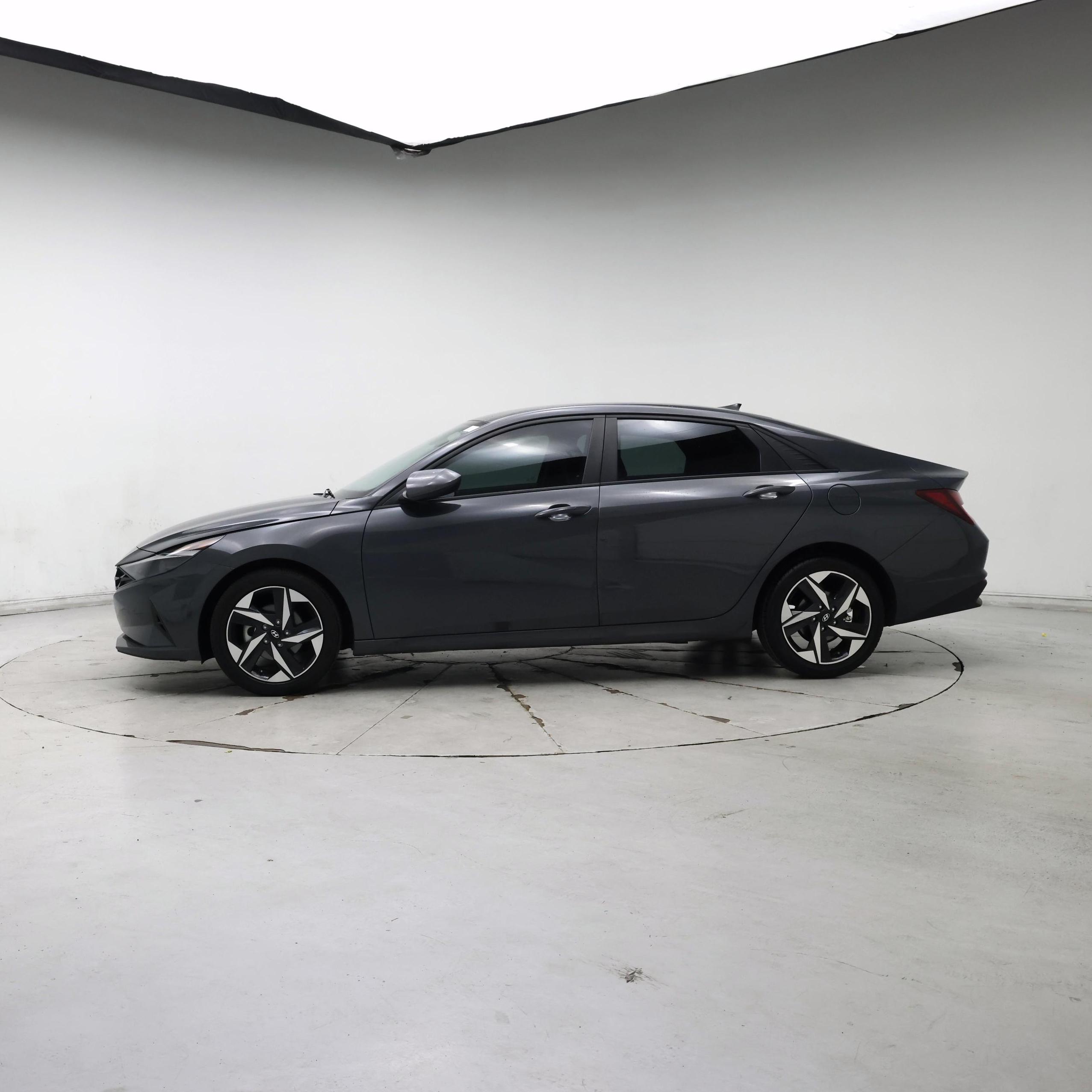 Thumbnail: 2023 Hyundai Elantra - 3