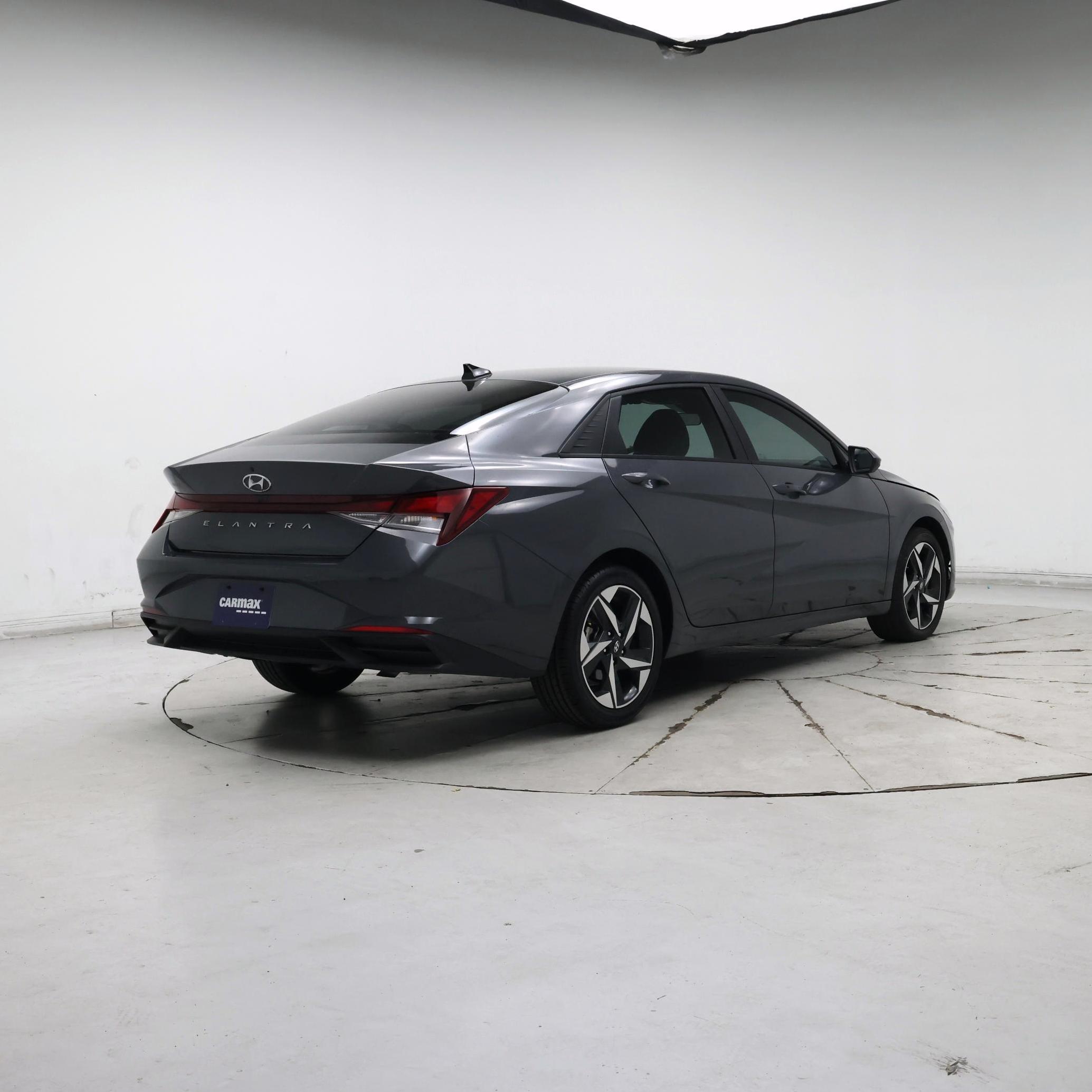 Thumbnail: 2023 Hyundai Elantra - 8