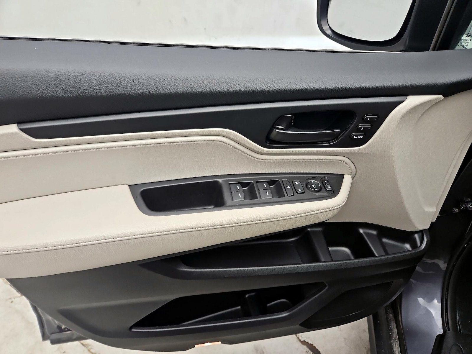 2025 Honda Odyssey EX-L - Photo 13