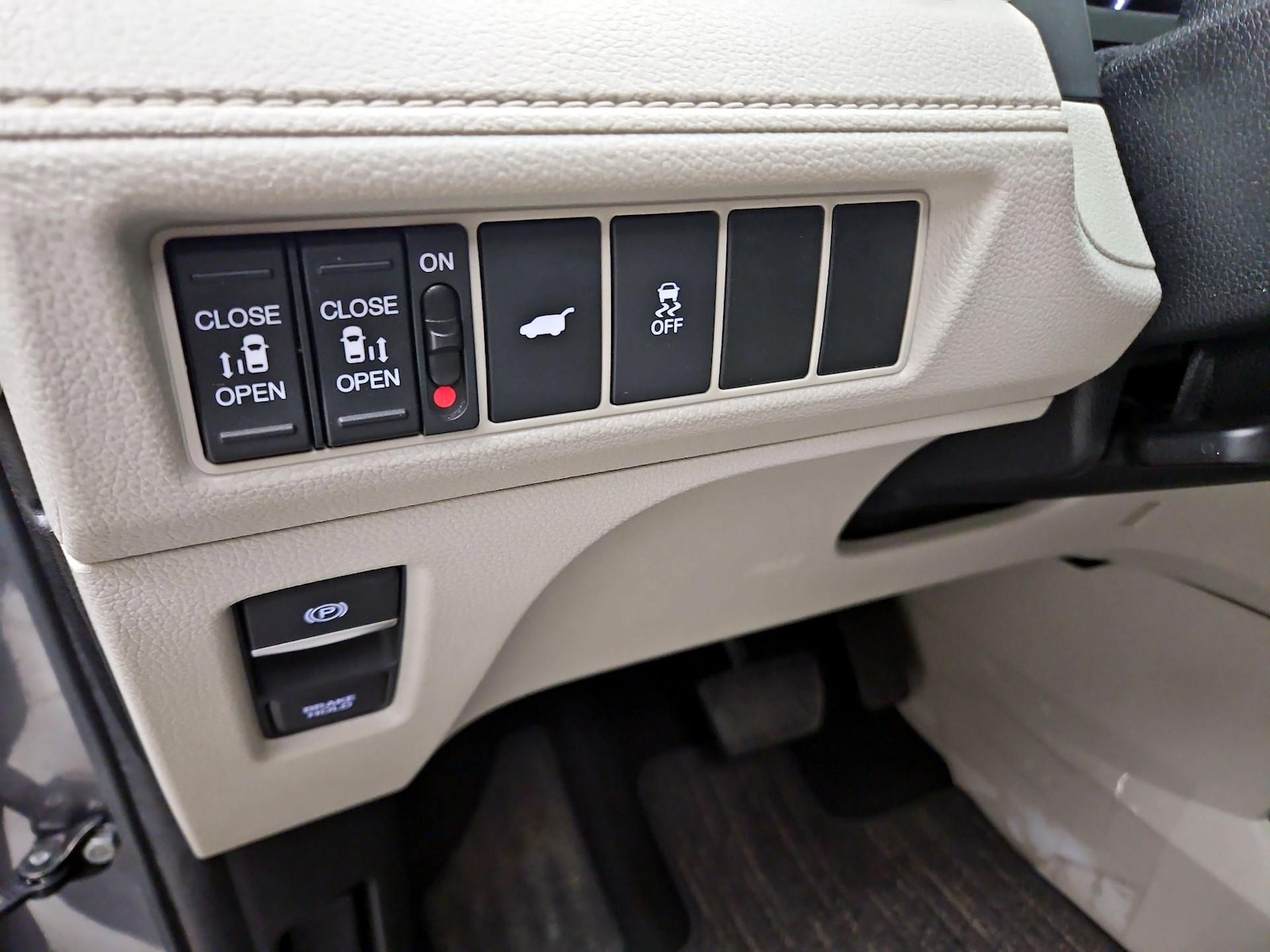 2025 Honda Odyssey EX-L - Photo 14