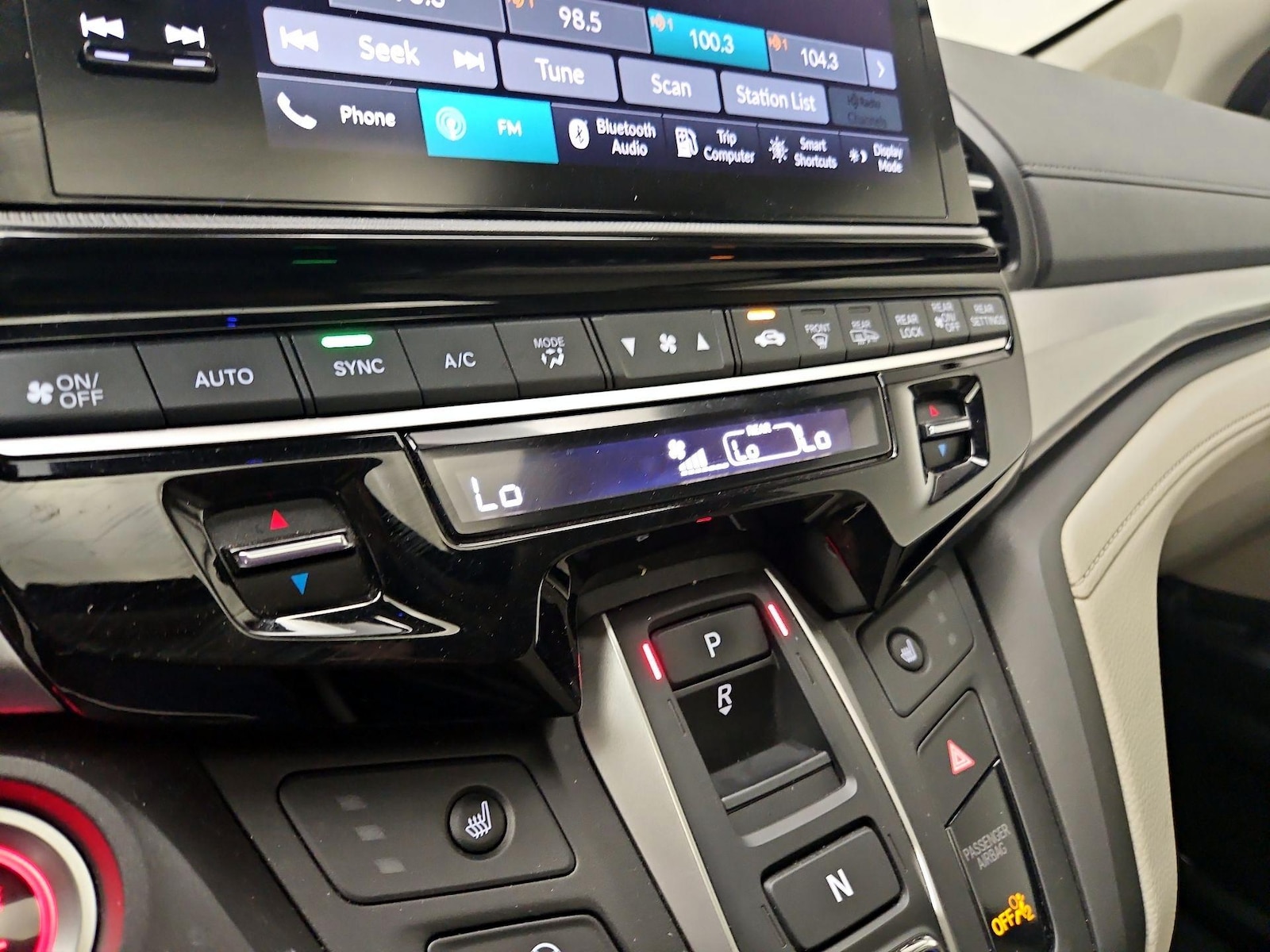 2025 Honda Odyssey EX-L - Photo 17