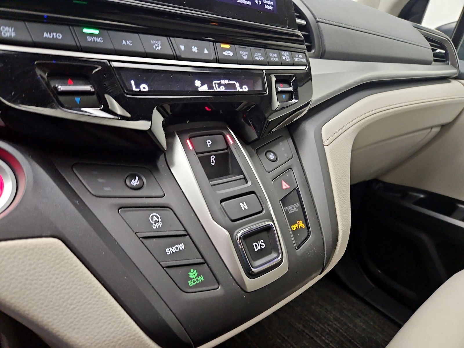 2025 Honda Odyssey EX-L - Photo 18