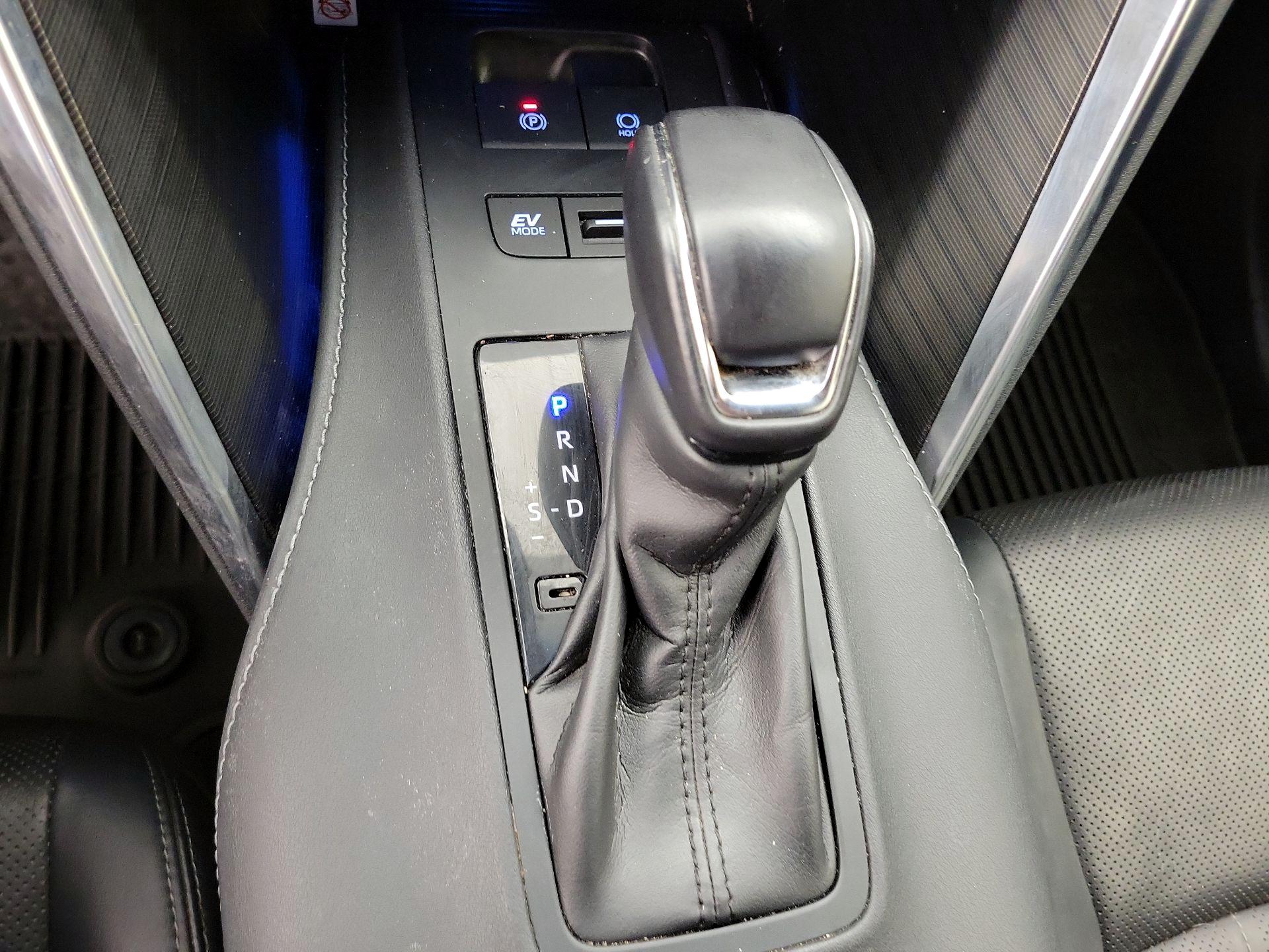 Thumbnail: 2021 Toyota Venza - 18