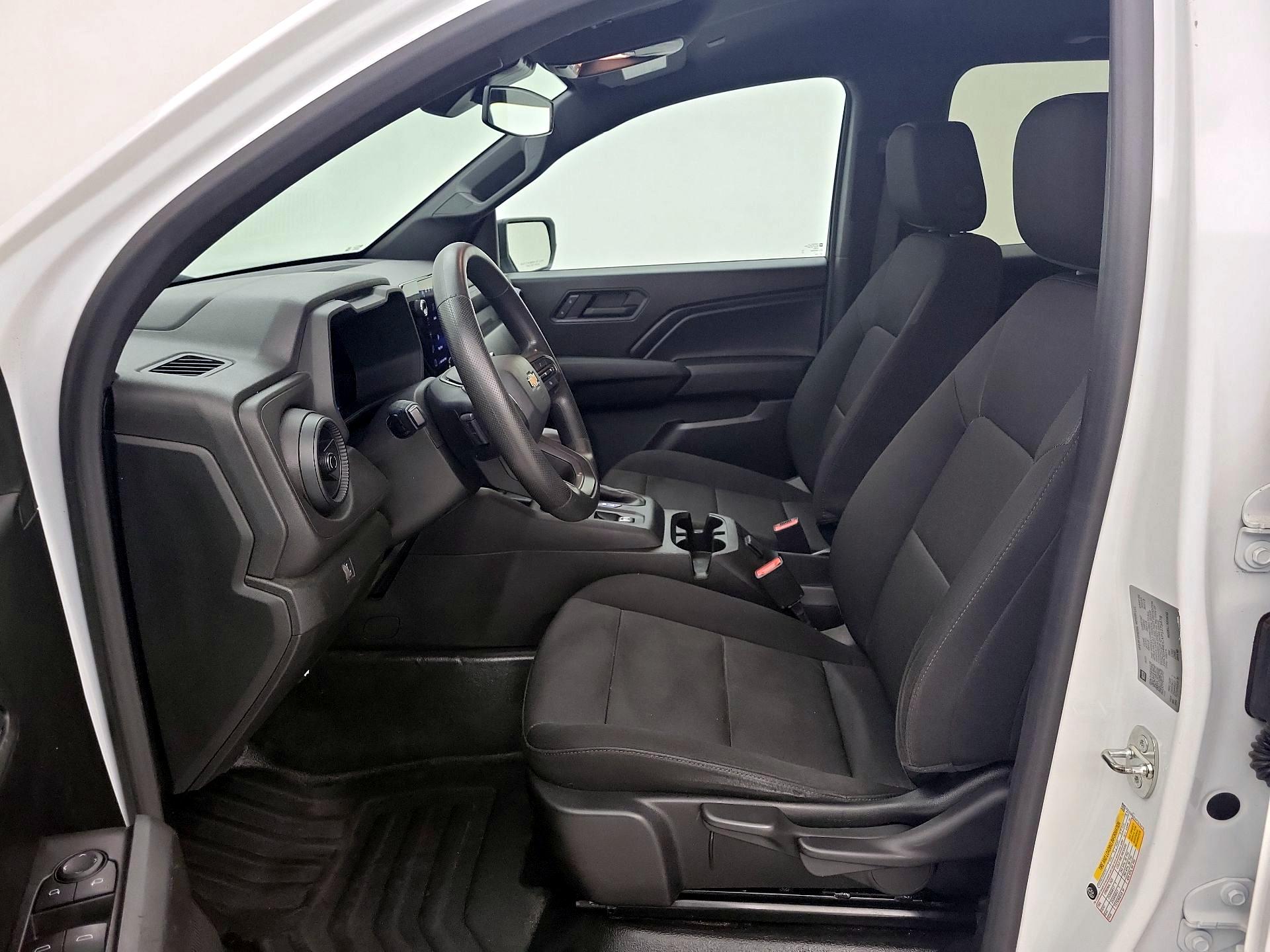 Thumbnail: 2023 Chevrolet Colorado - 11