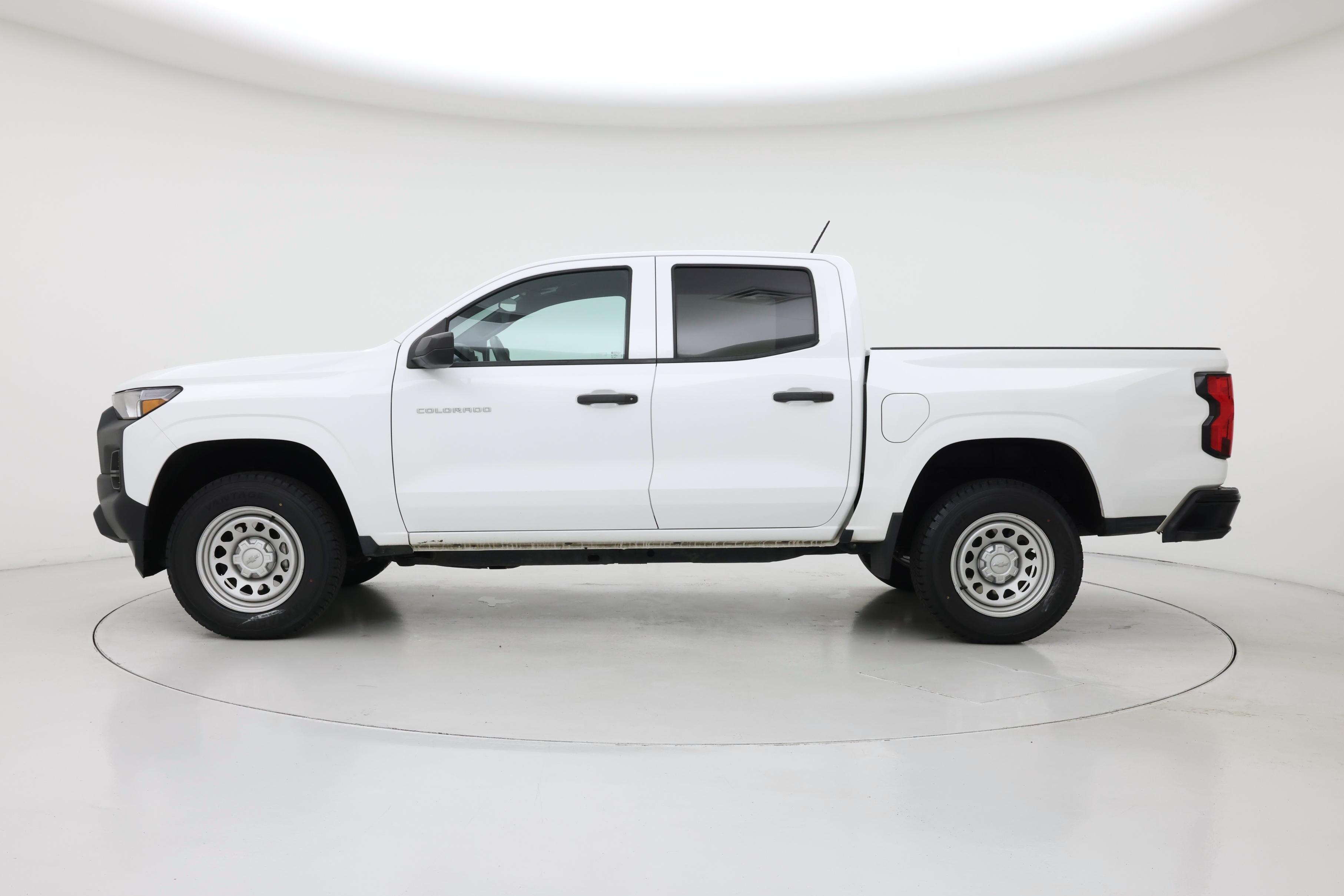 Thumbnail: 2023 Chevrolet Colorado - 3