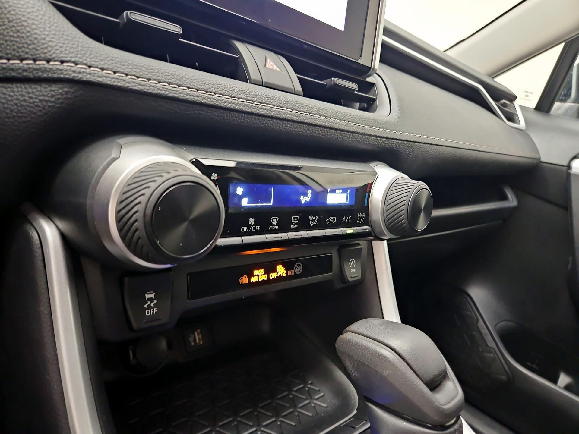 Thumbnail: 2024 Toyota RAV4 - 17