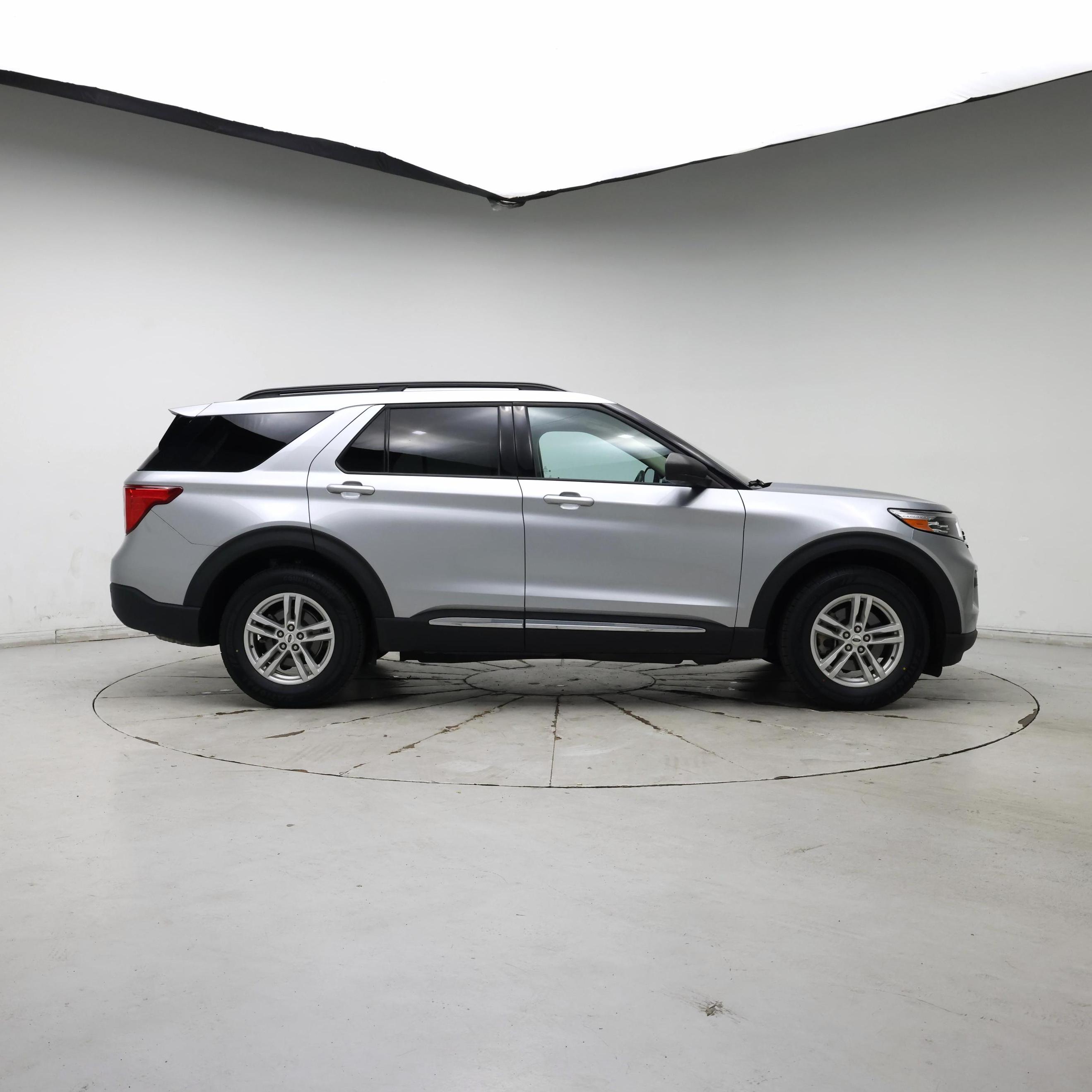 Thumbnail: 2022 Ford Explorer - 7