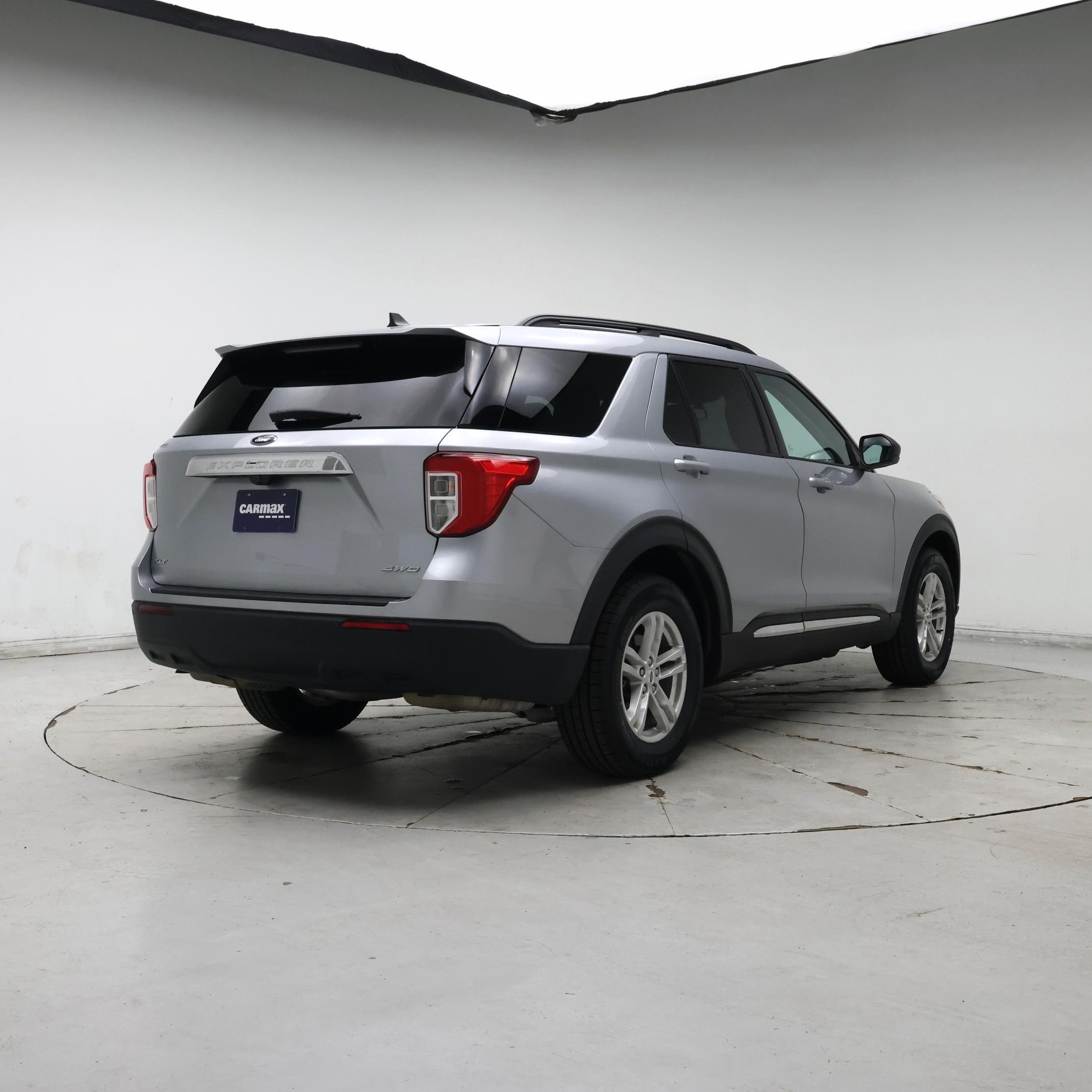 Thumbnail: 2022 Ford Explorer - 8