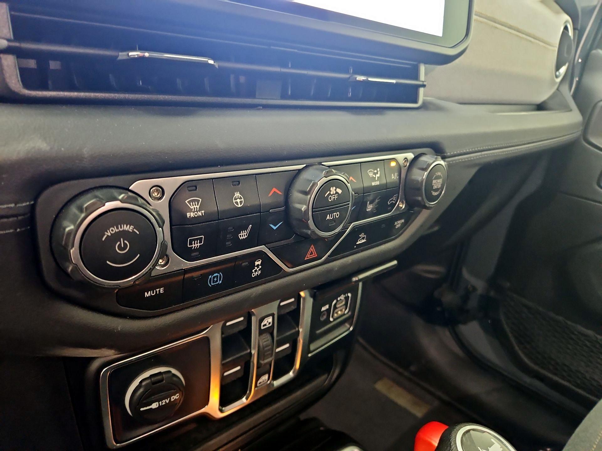 Thumbnail: 2025 Jeep Wrangler - 16