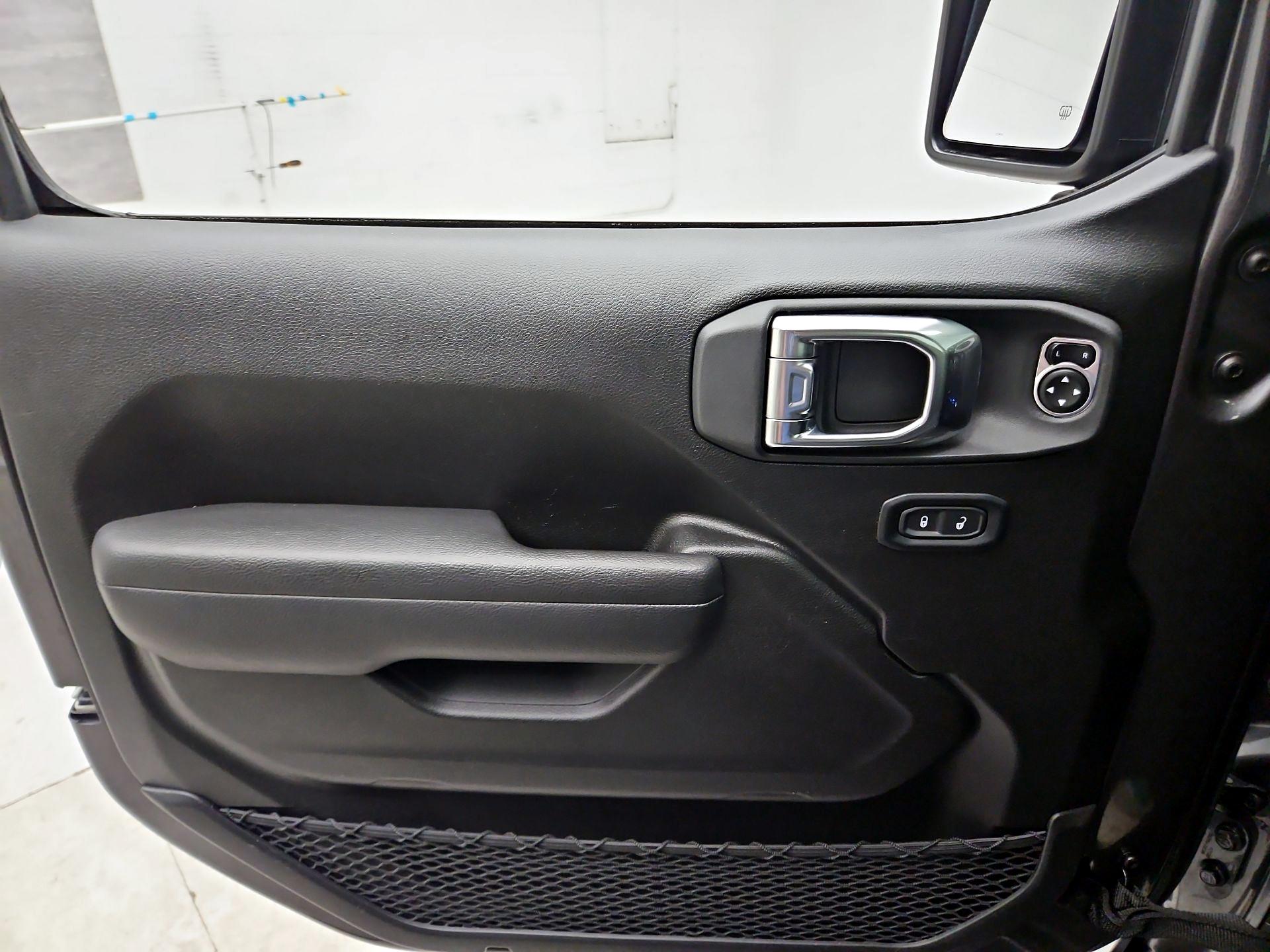Thumbnail: 2025 Jeep Wrangler - 12