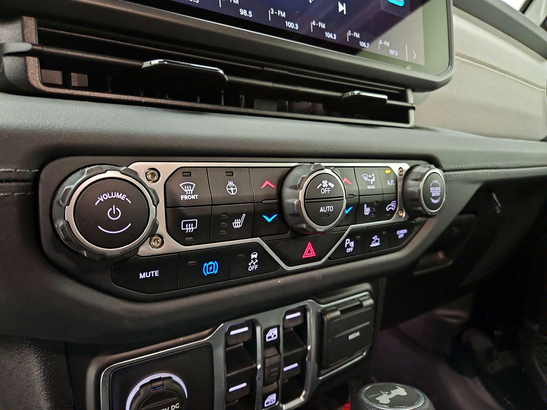 Thumbnail: 2025 Jeep Wrangler - 16