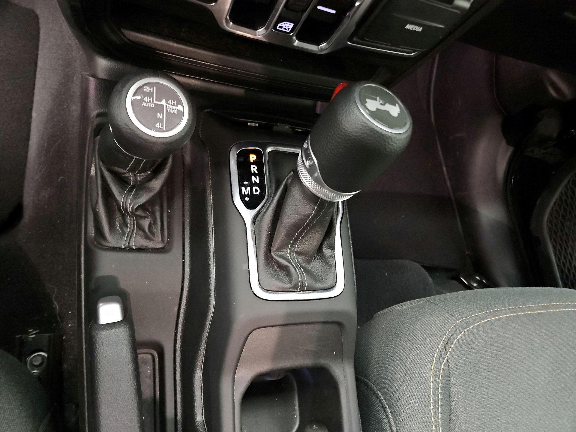 Thumbnail: 2025 Jeep Wrangler - 17