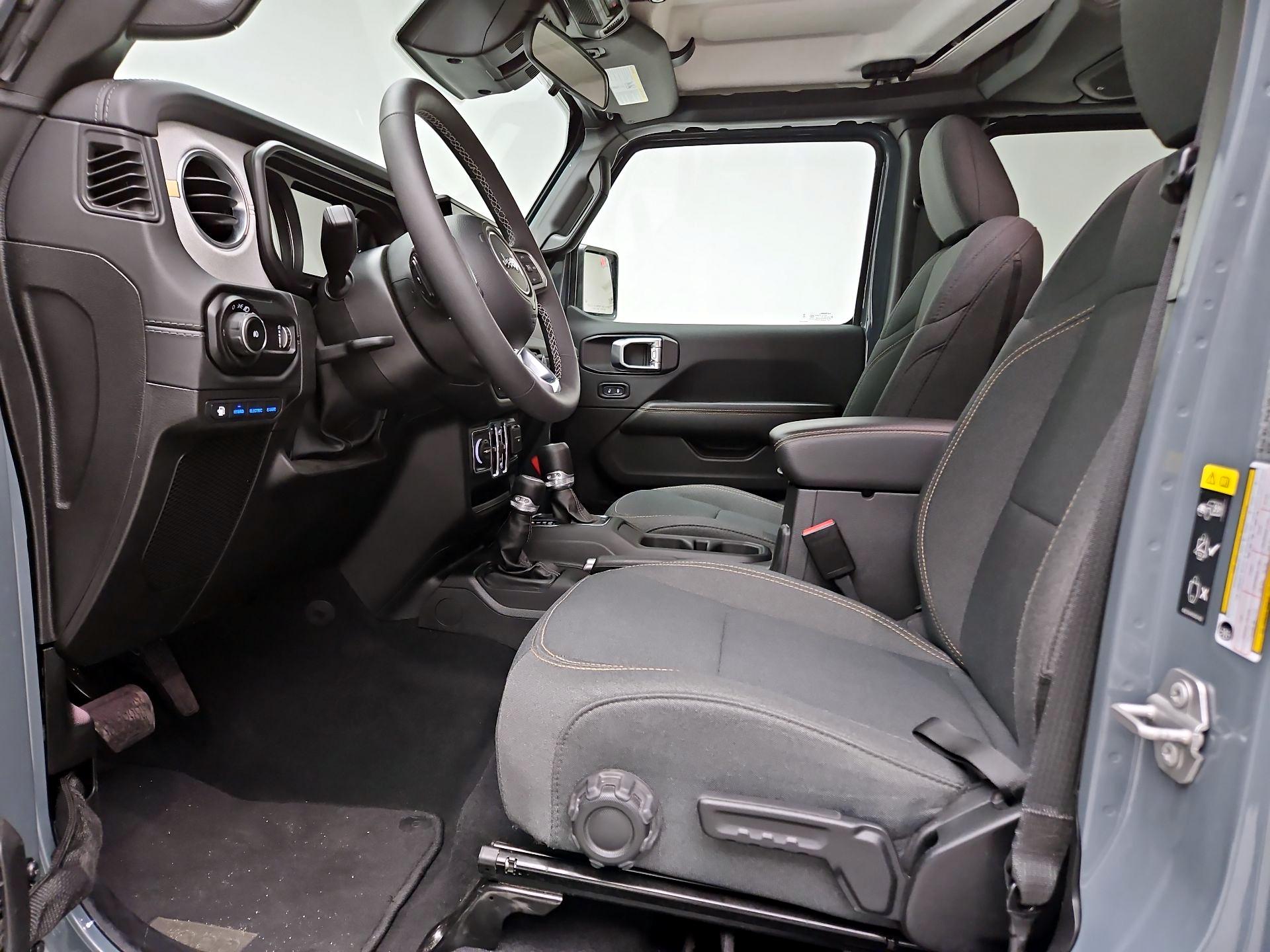 Thumbnail: 2025 Jeep Wrangler - 11