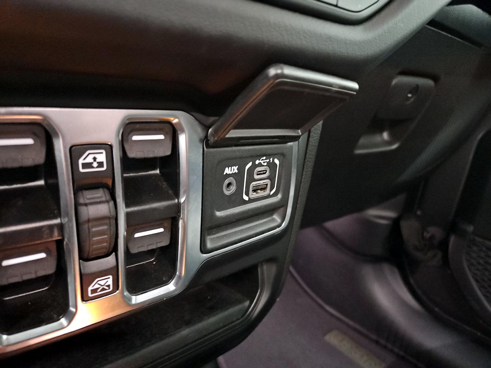 Thumbnail: 2025 Jeep Wrangler - 18