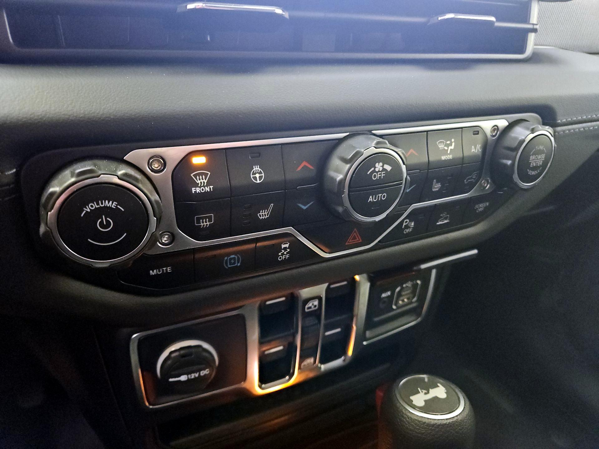 Thumbnail: 2025 Jeep Wrangler - 16