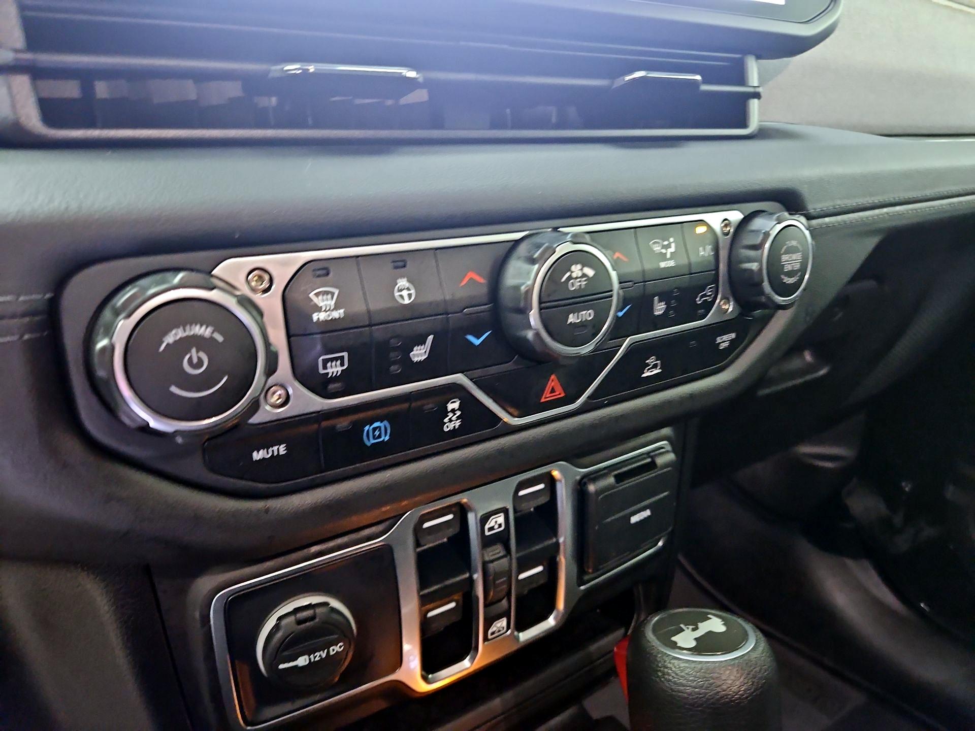 Thumbnail: 2025 Jeep Wrangler - 16
