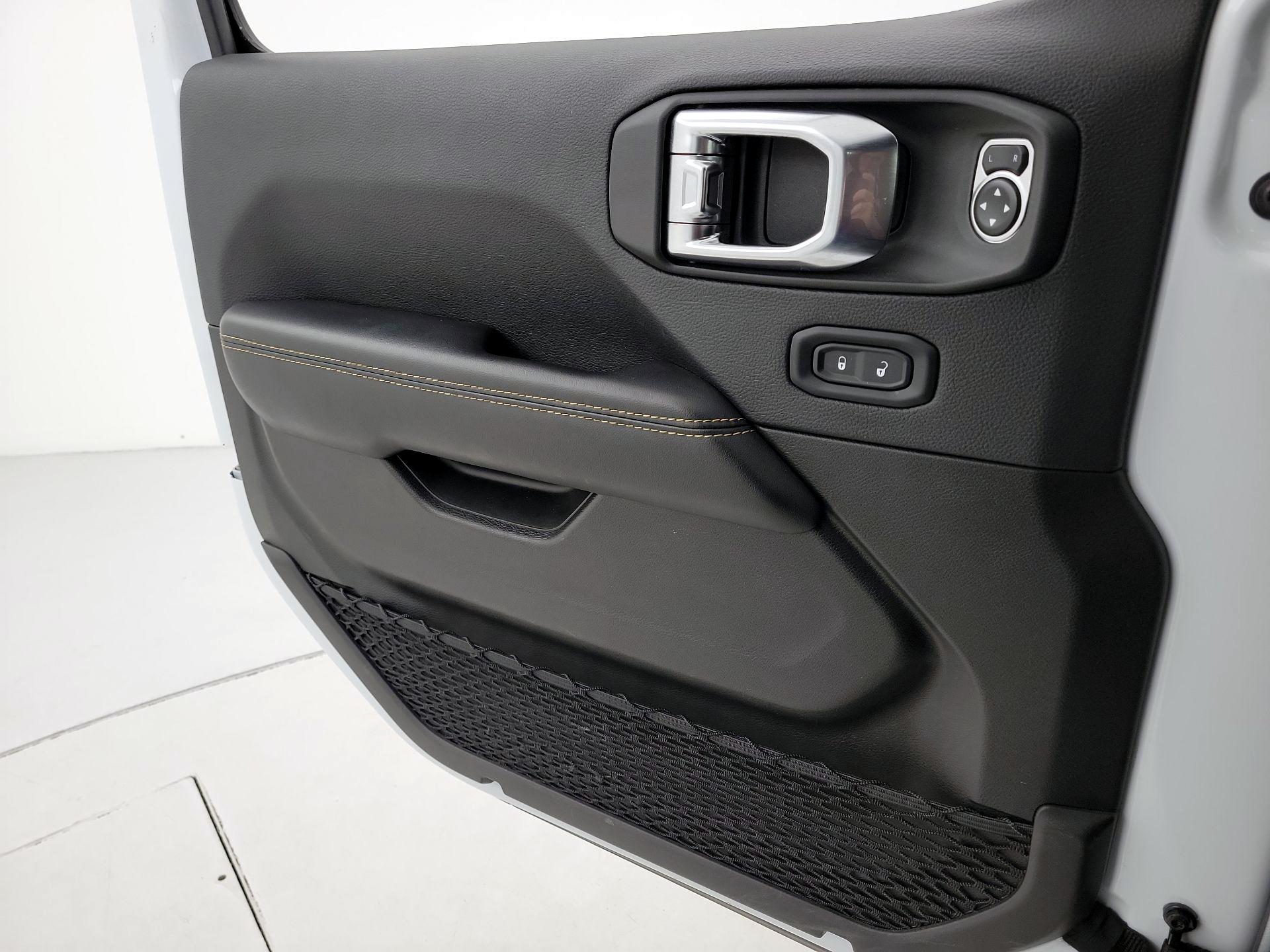 Thumbnail: 2025 Jeep Wrangler - 12