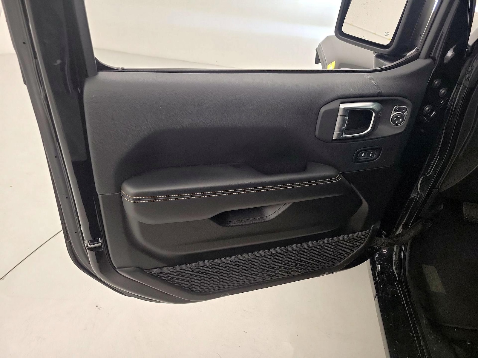 2025 Jeep Wrangler 4xe Sahara 4XE - Photo 13